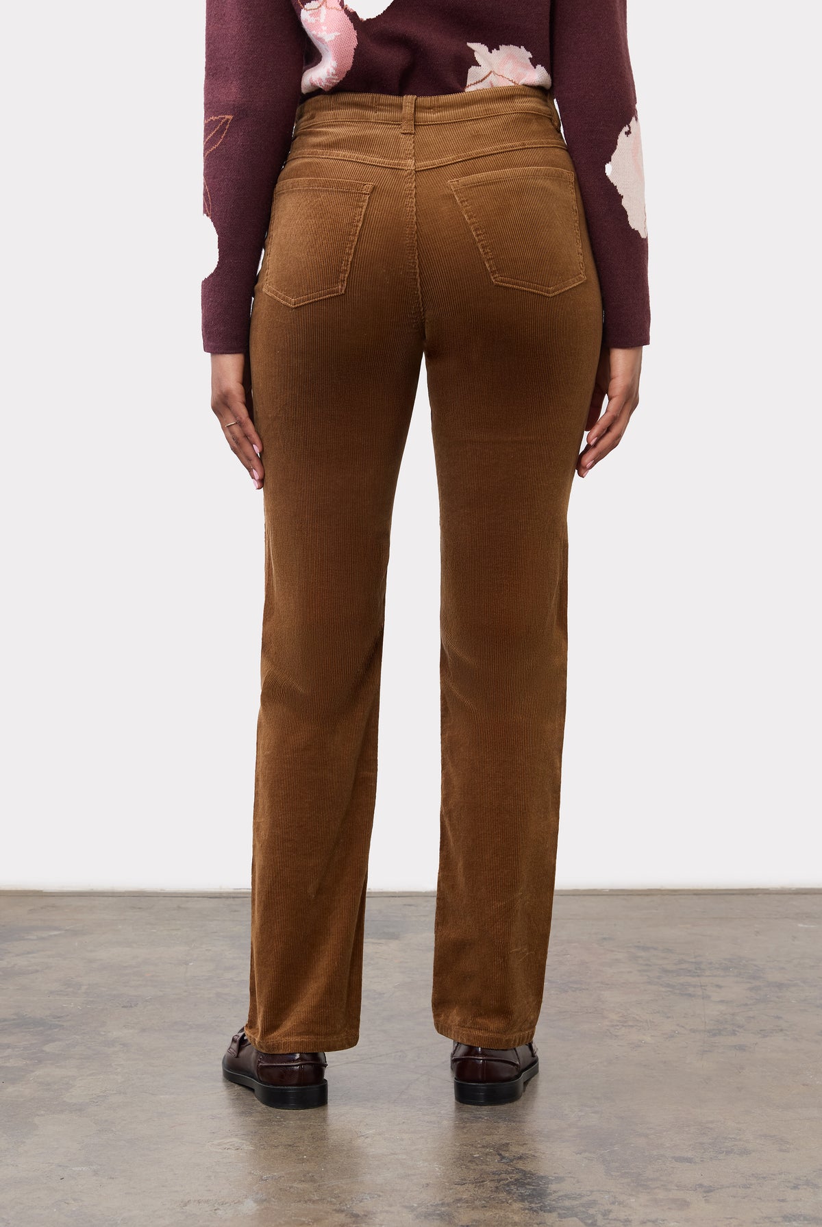 Back view of Suzanne pant in blueberry showing back patch pockets and straight leg design by French Dressing Jeans (FDJ)
