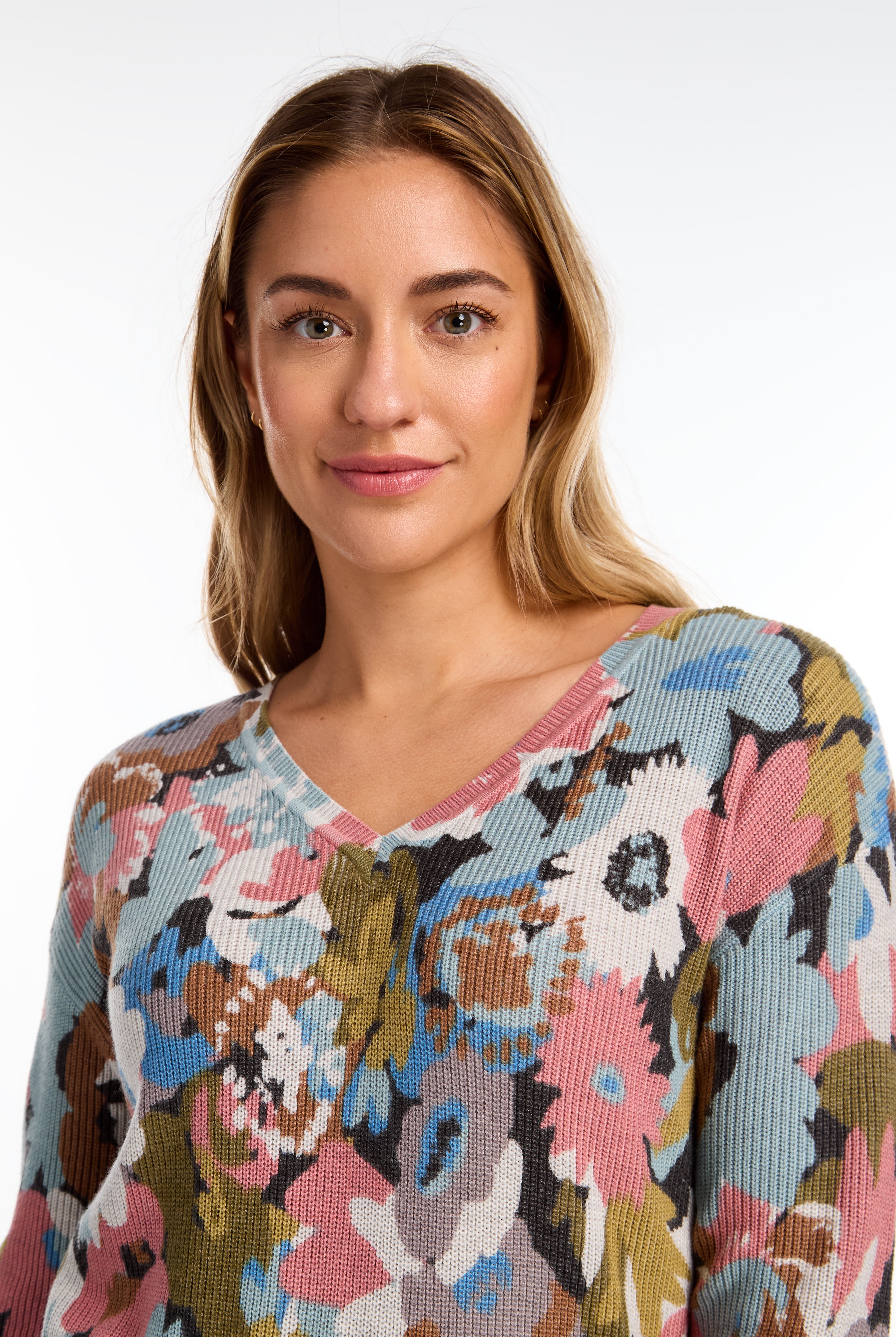 PRINTED V NECK SWEATER