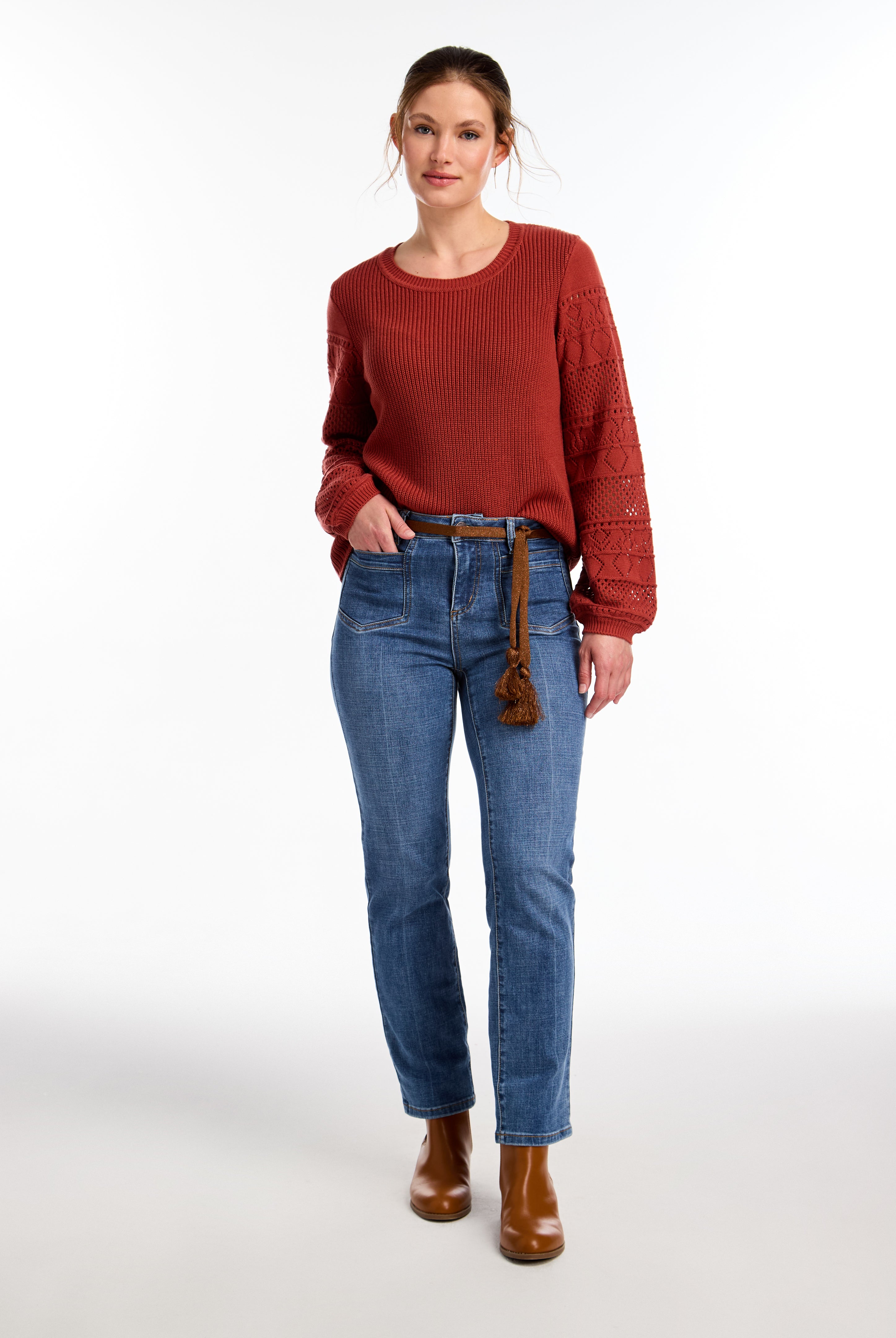 LONG SLEEVE CREWNECK SWEATER