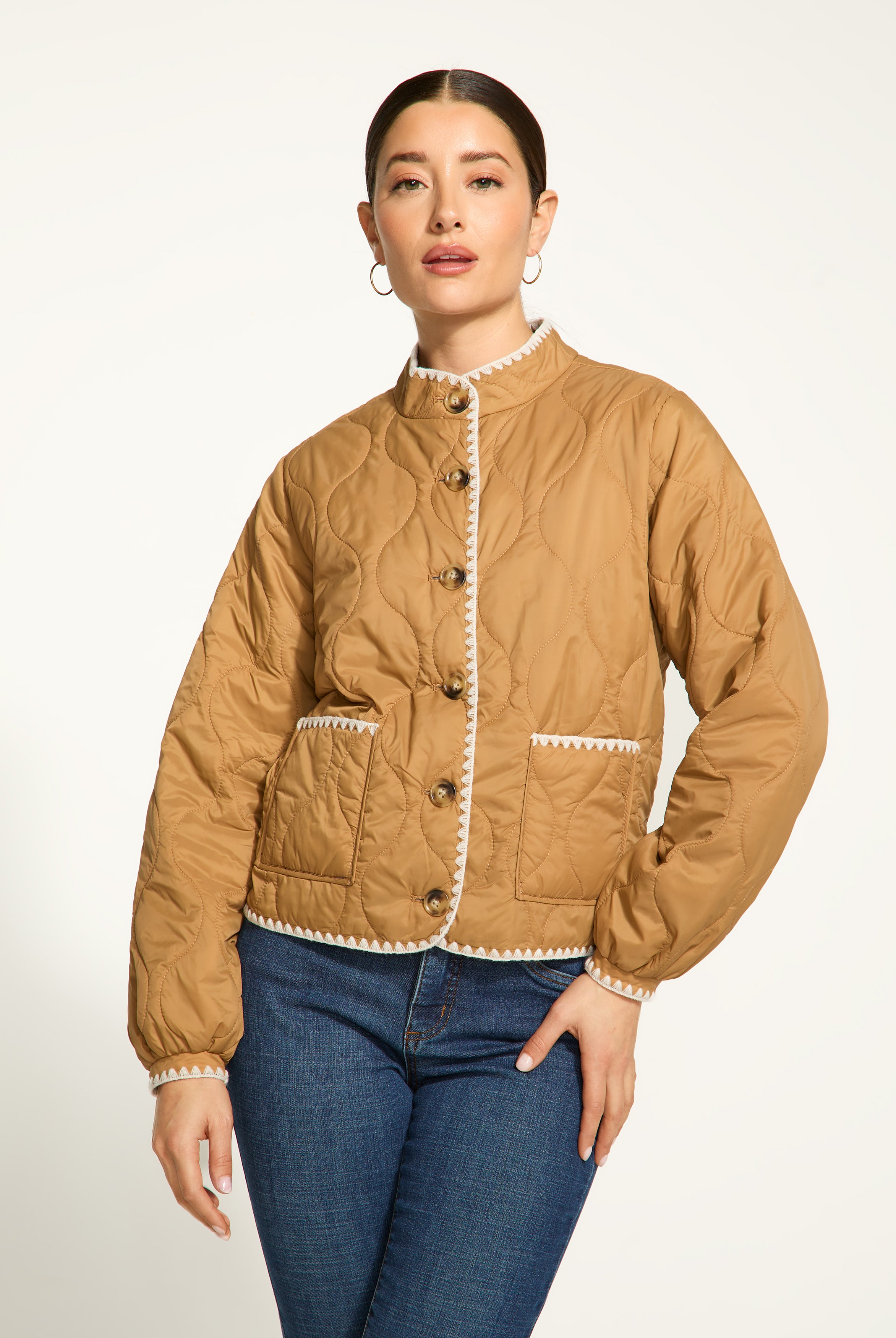 Reversible lightweight puffer