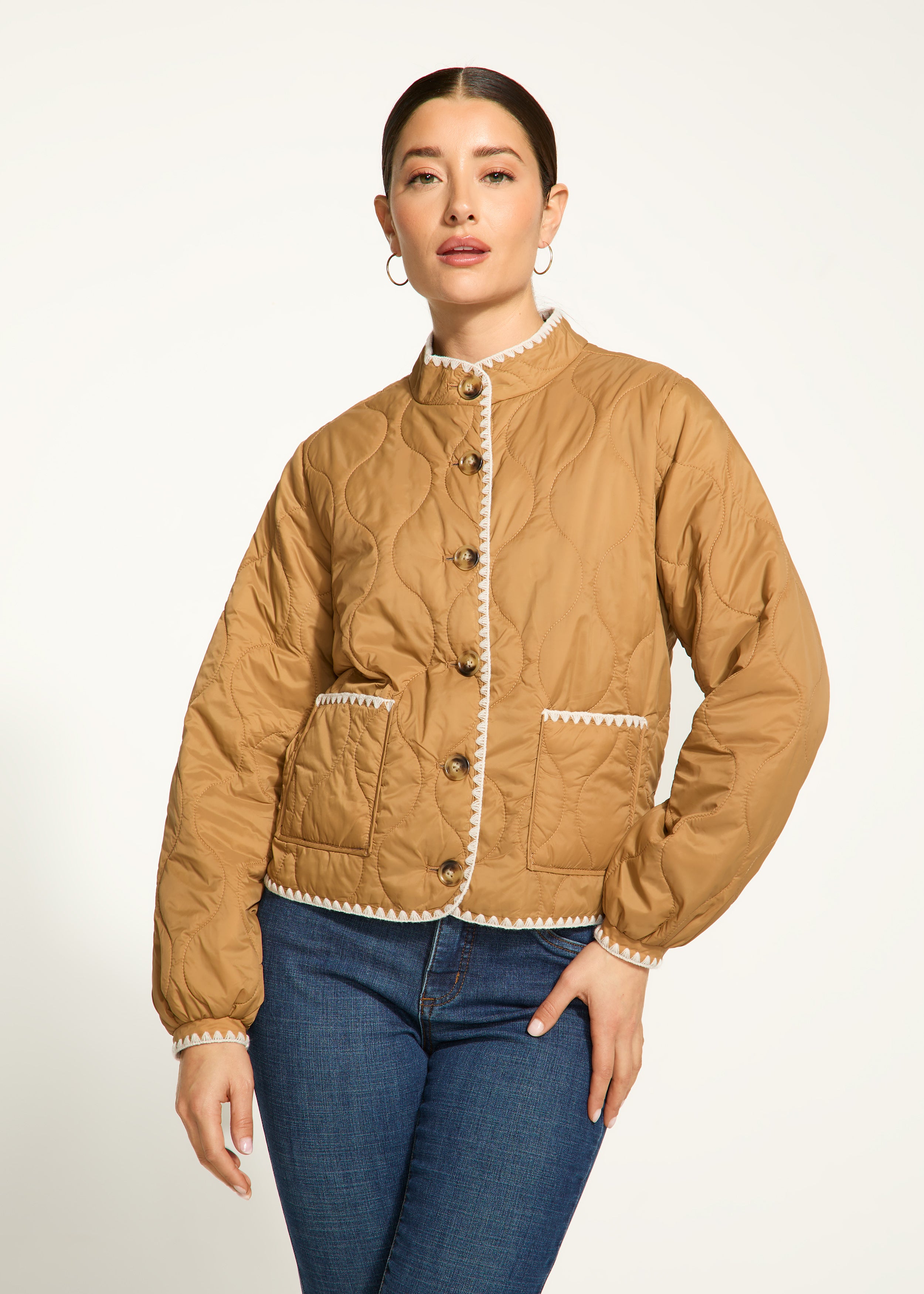 Reversible lightweight puffer
