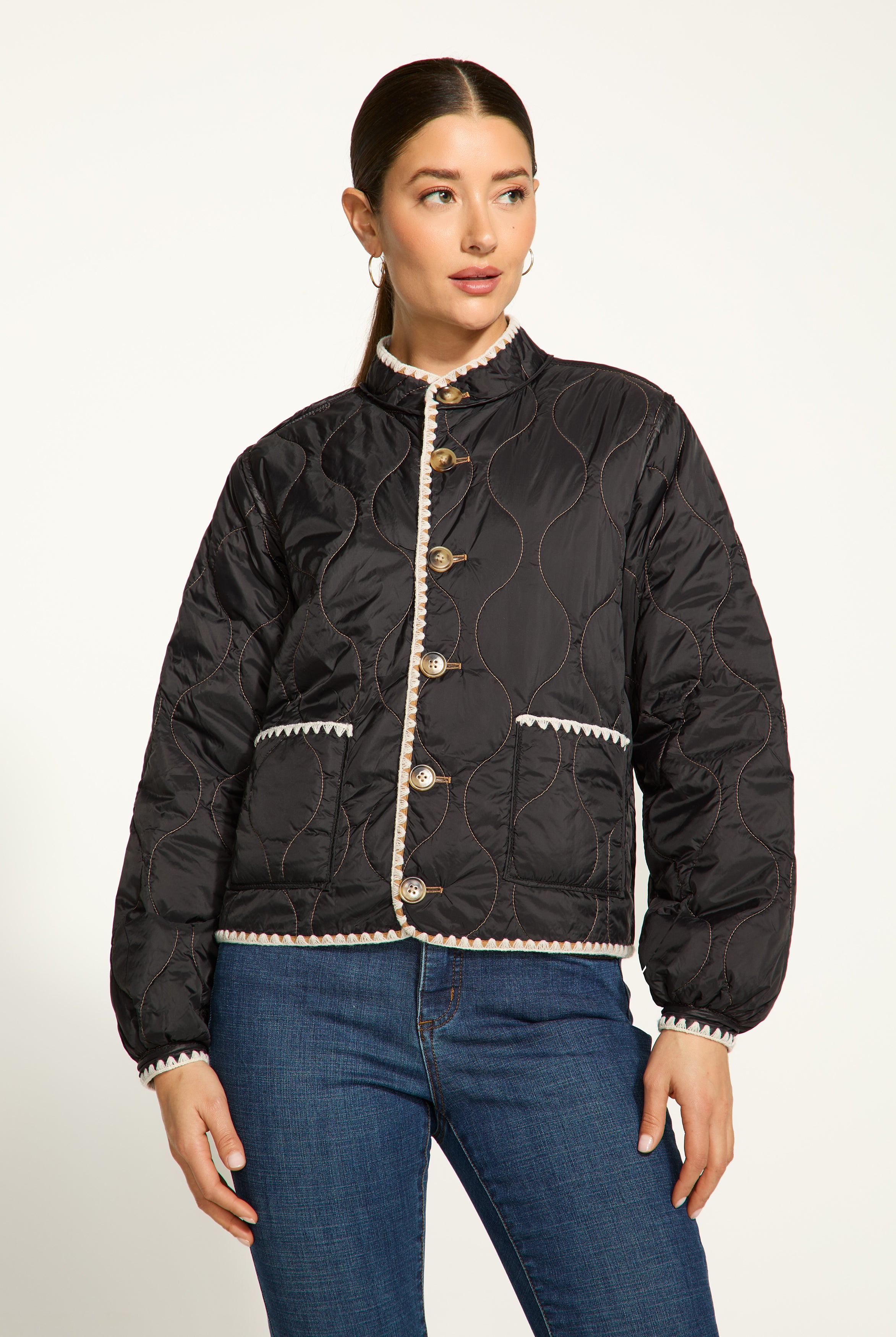 Reversible lightweight puffer