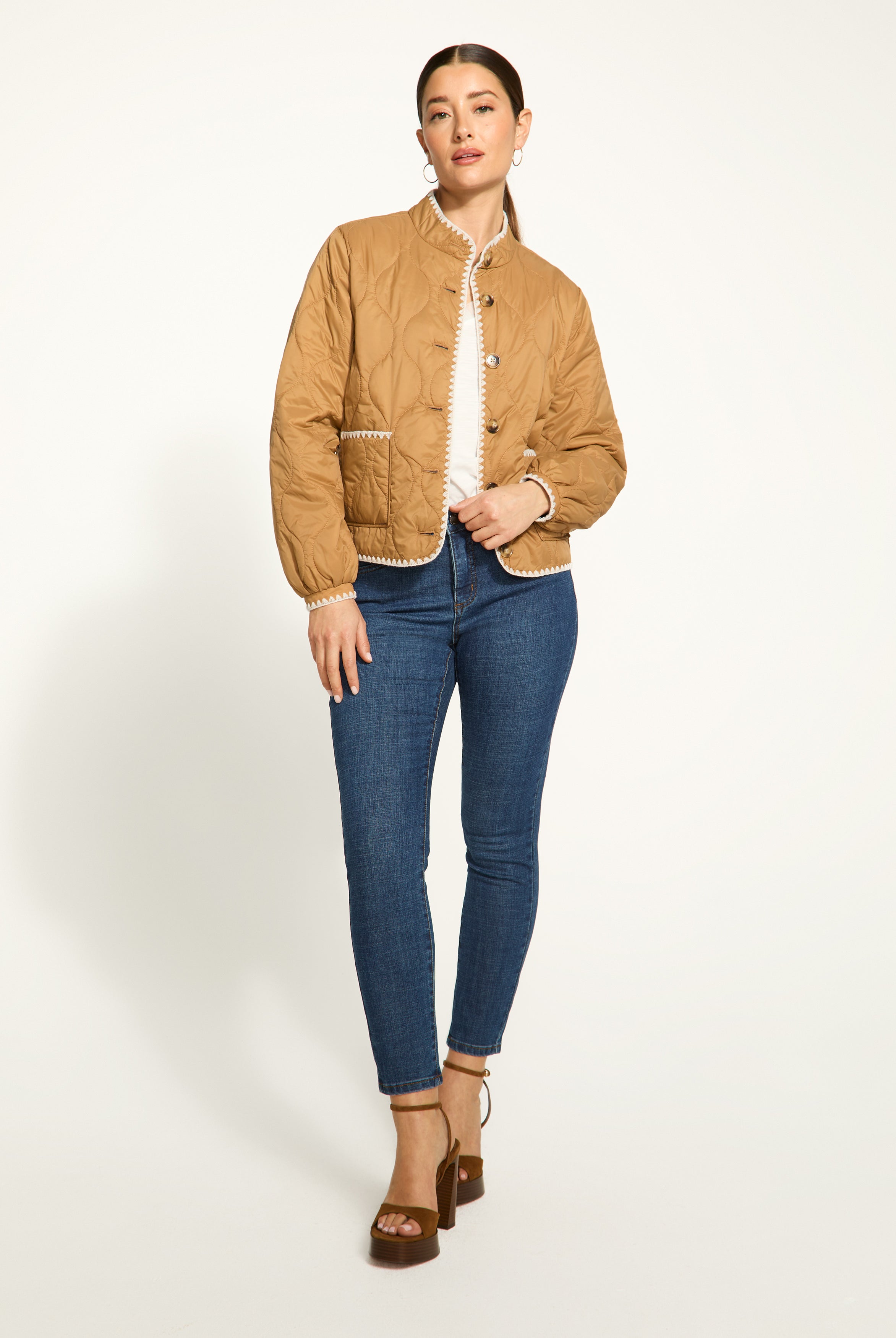 Reversible lightweight puffer