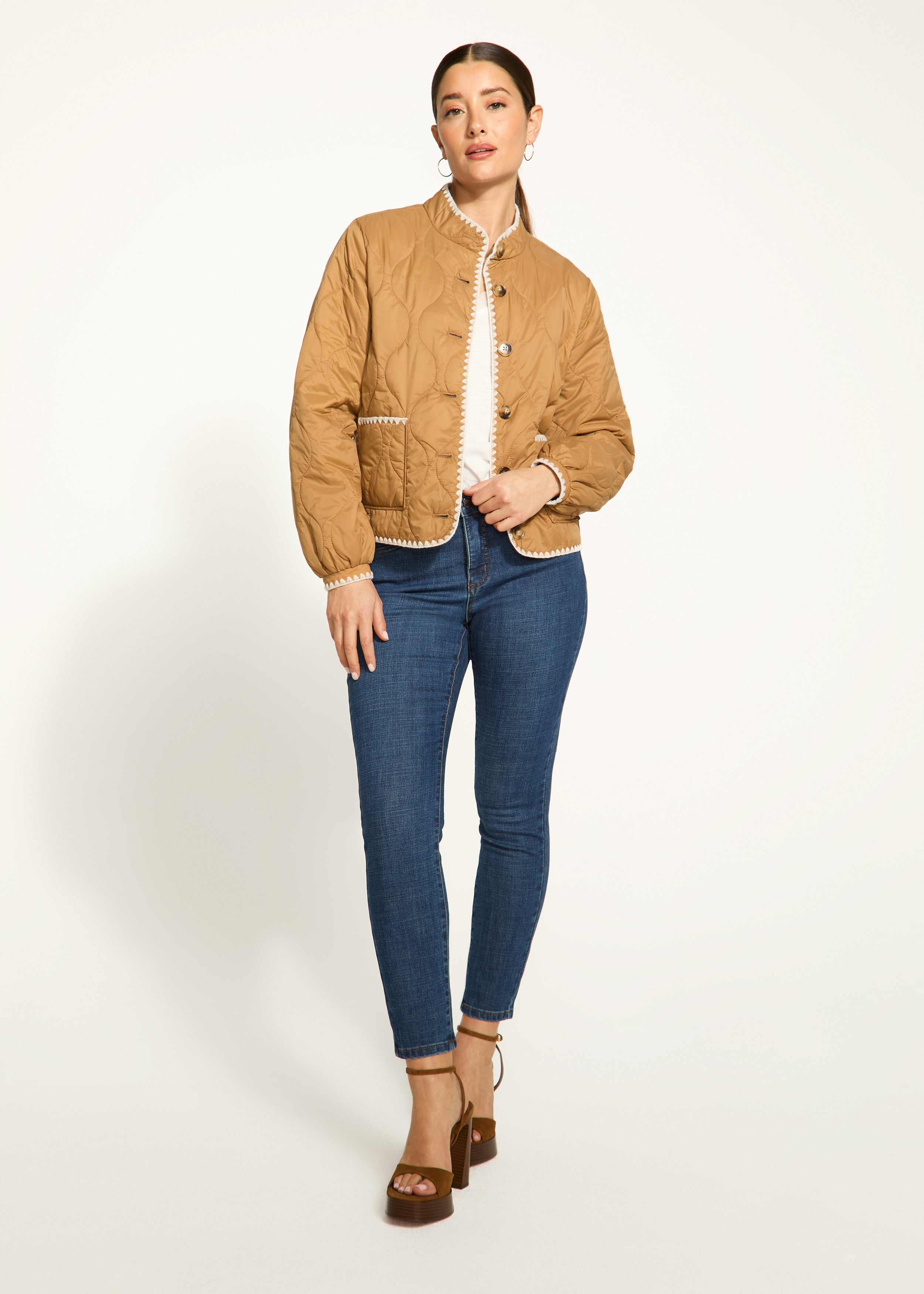 Reversible lightweight puffer