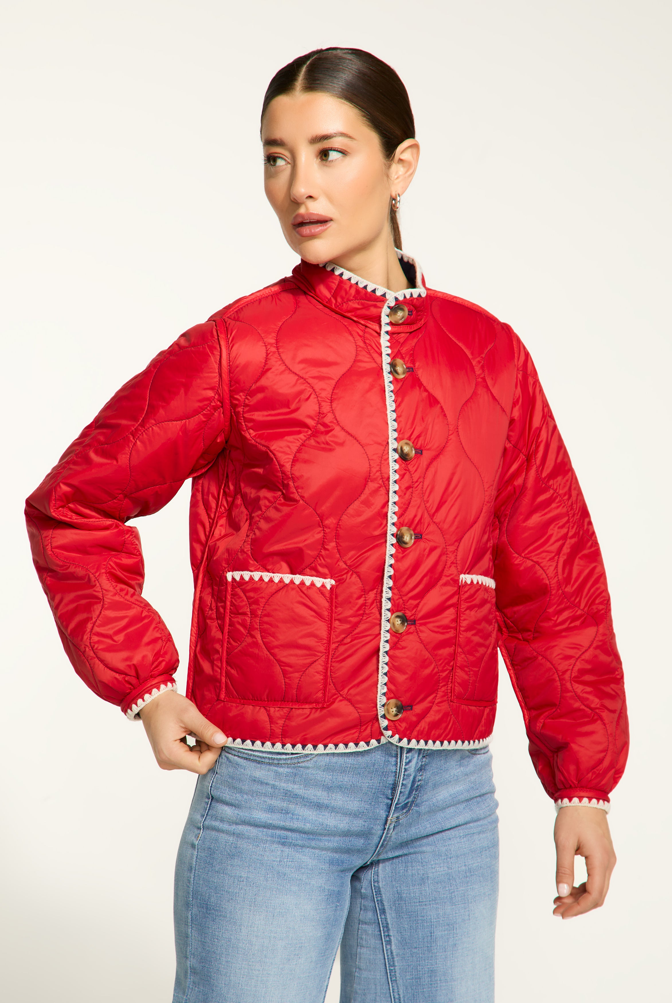 Reversible lightweight puffer