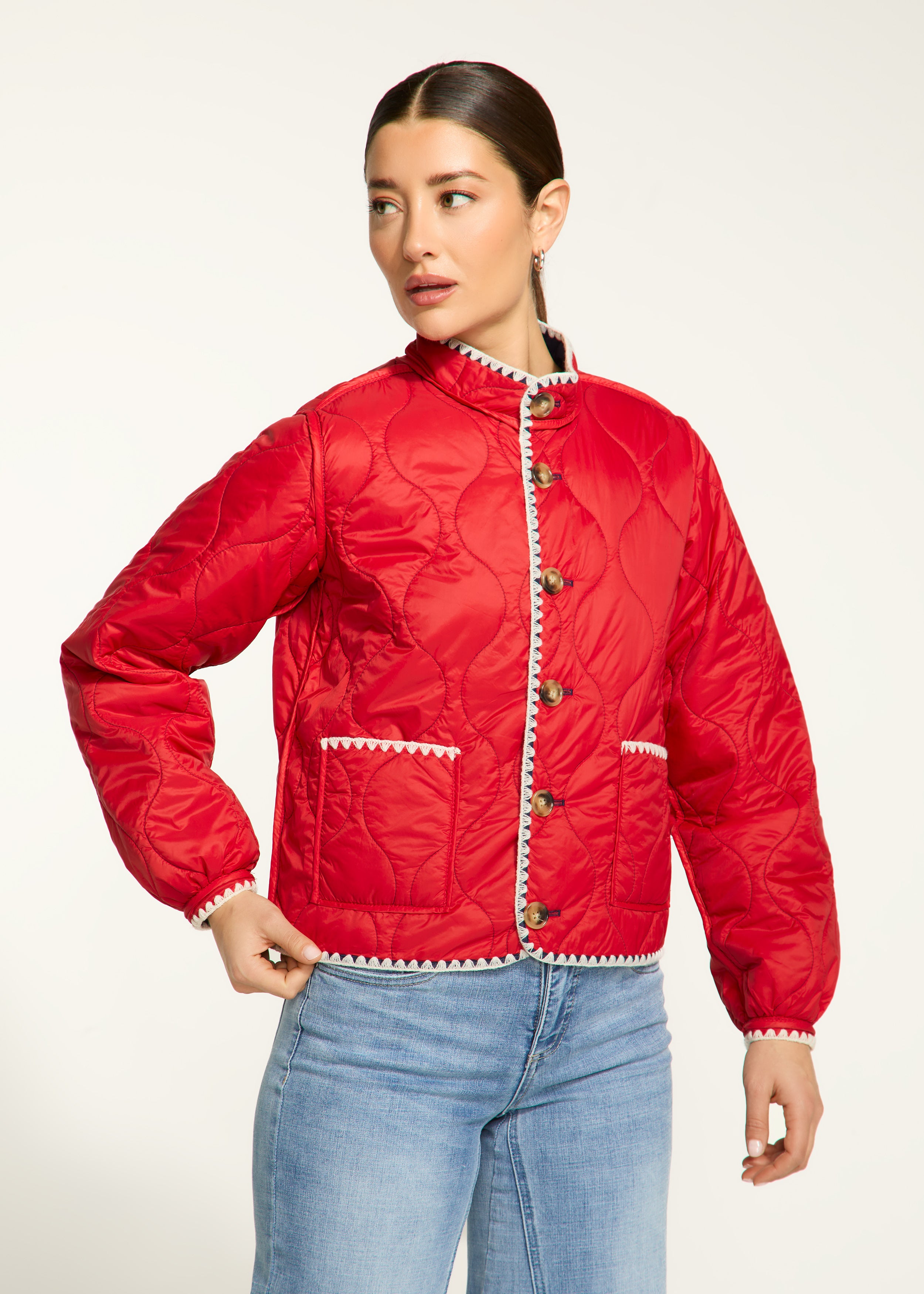 Reversible lightweight puffer