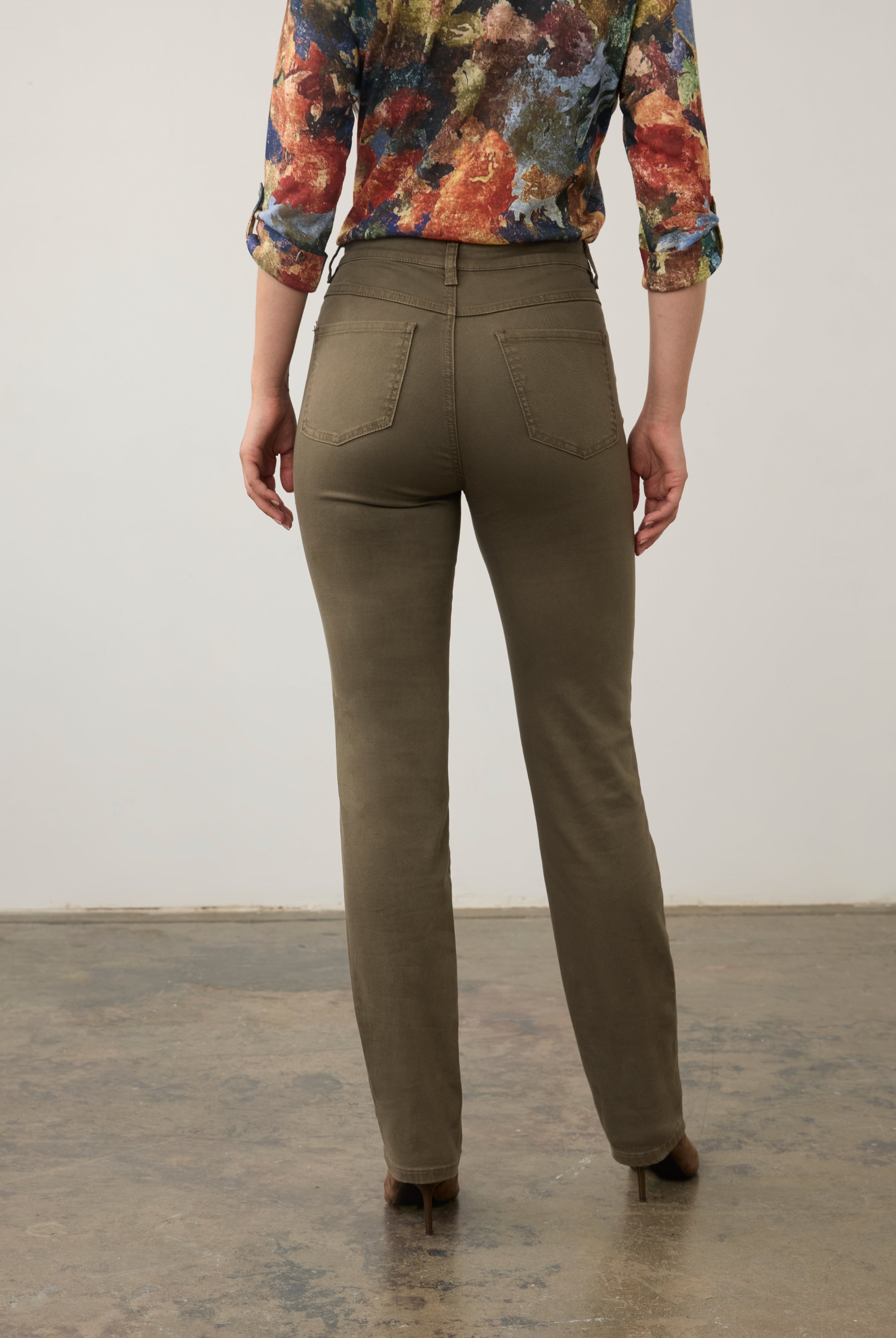 Back view of olive straight ankle denim showcasing patch pockets by French Dressing Jeans (FDJ) par French Dressing Jeans (FDJ)