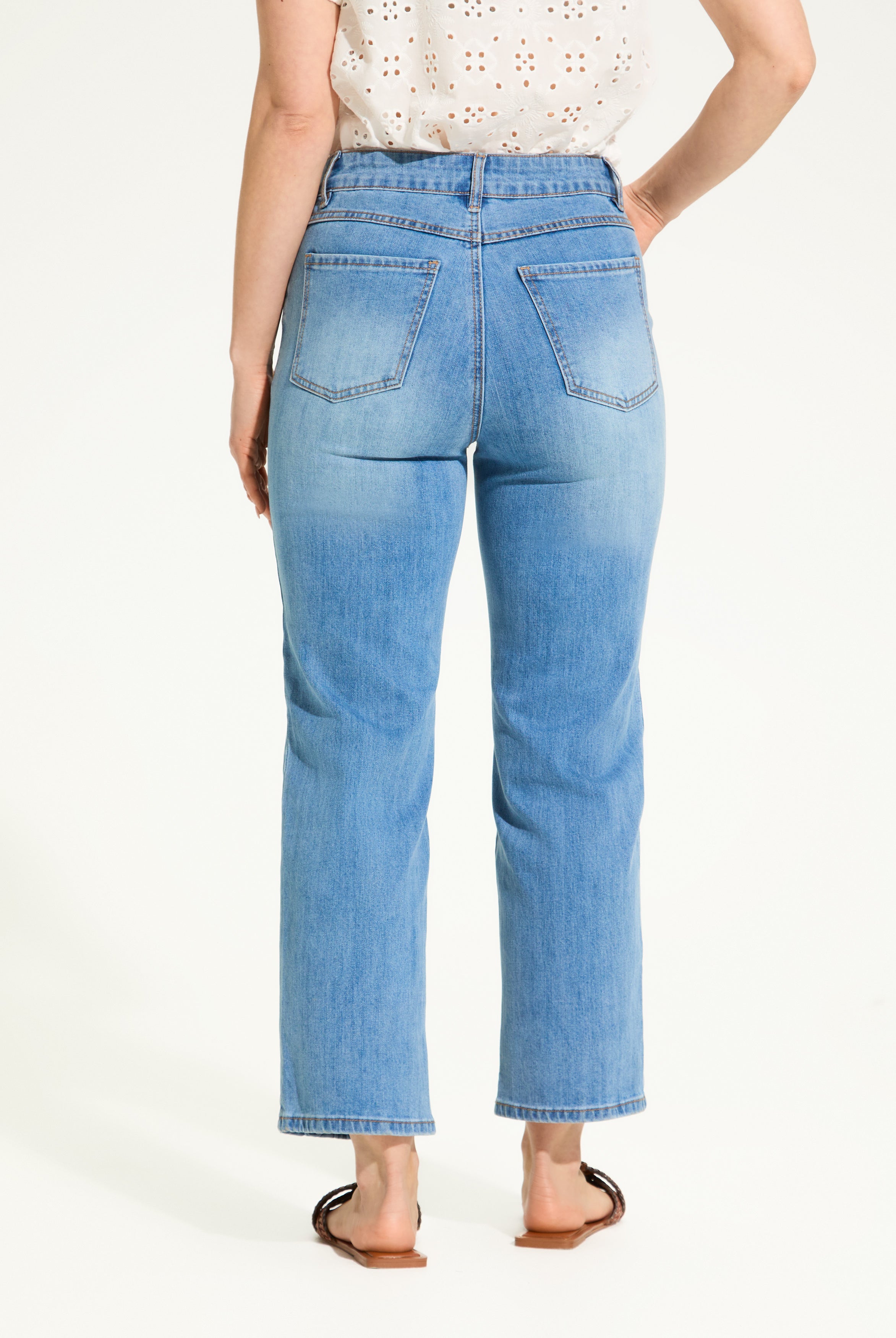 Olivia Straight Crop