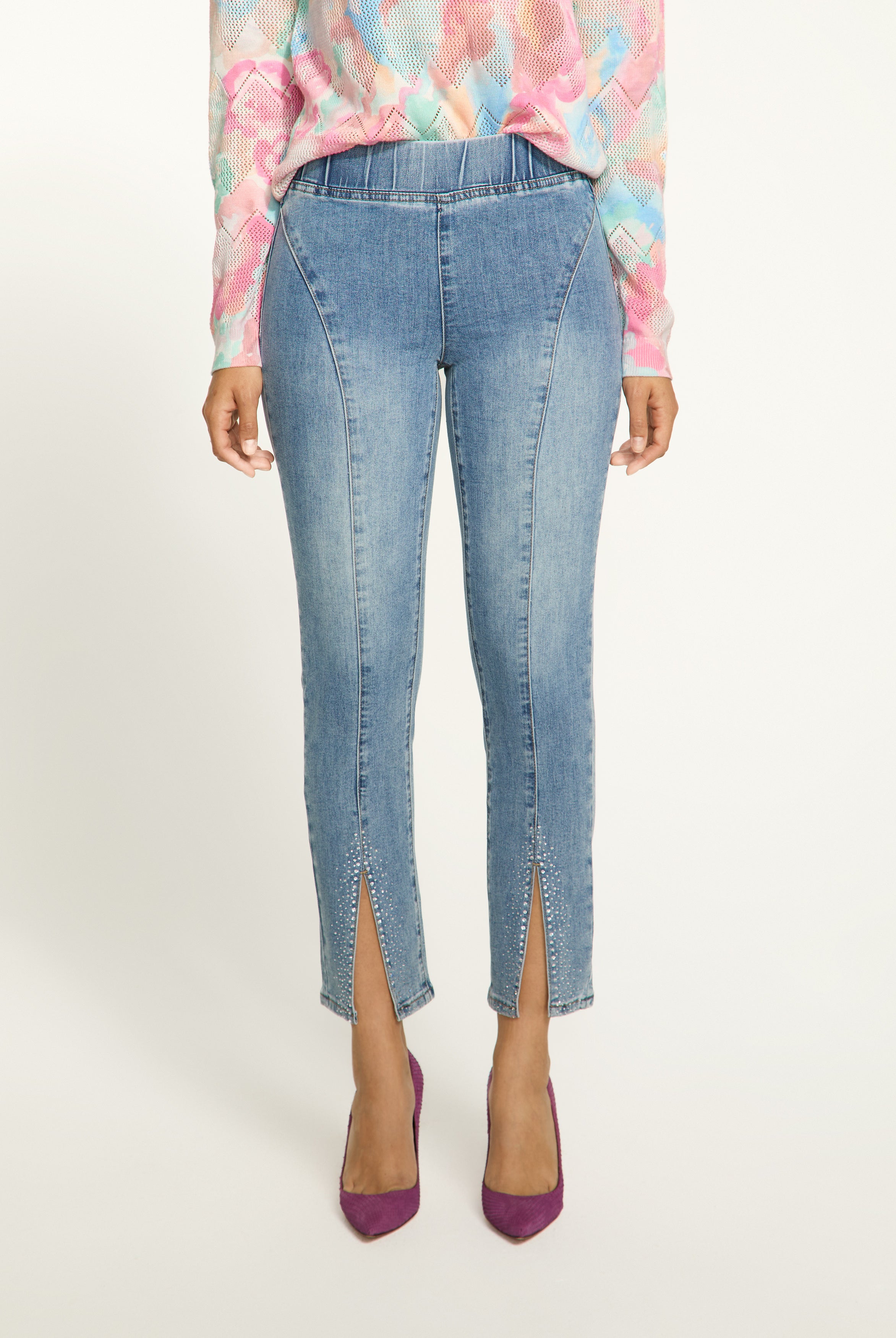 Pull-on pencil ankle