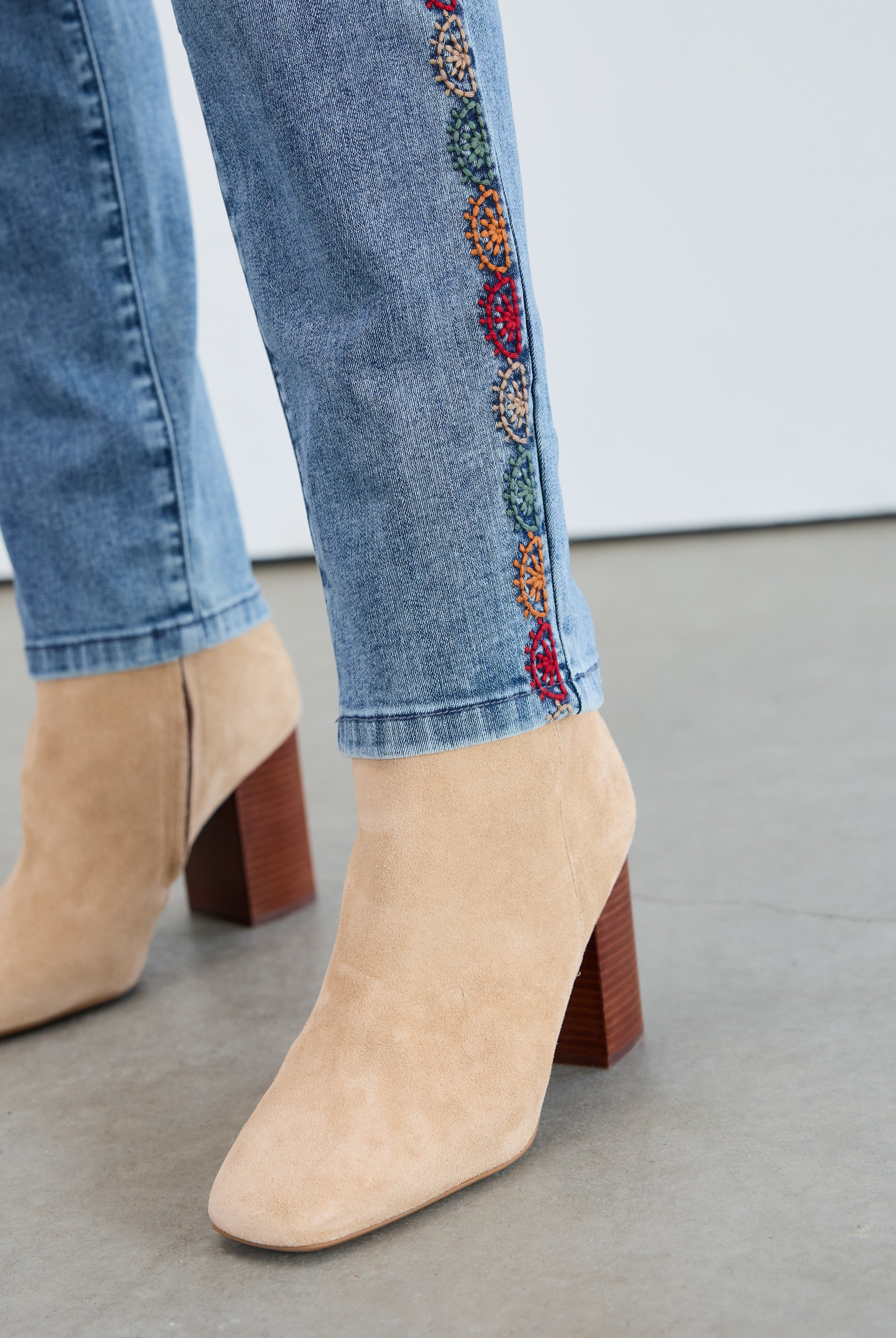 pull-on pencil ankle