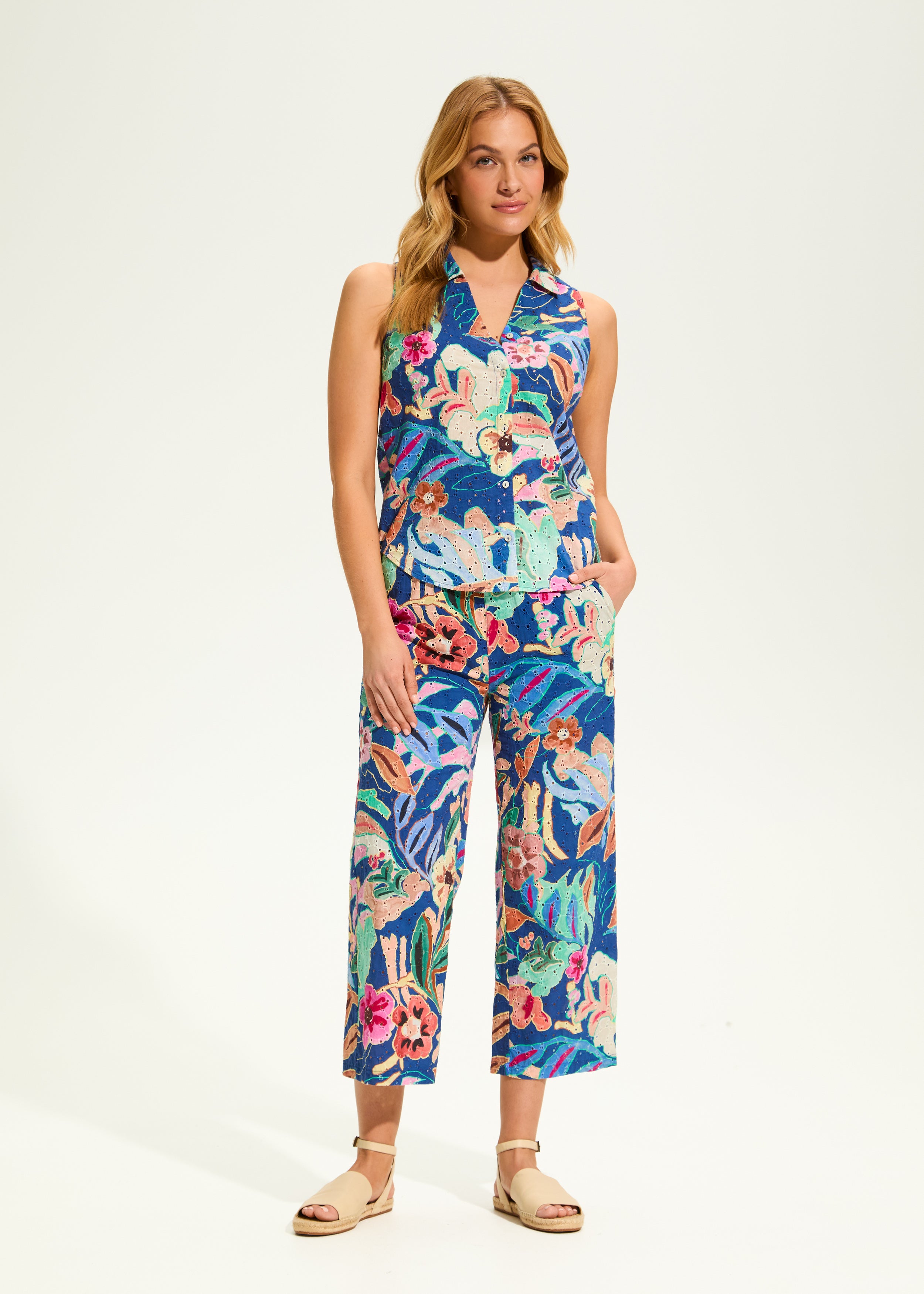 Eyelet Pull-On Crop Wide Leg