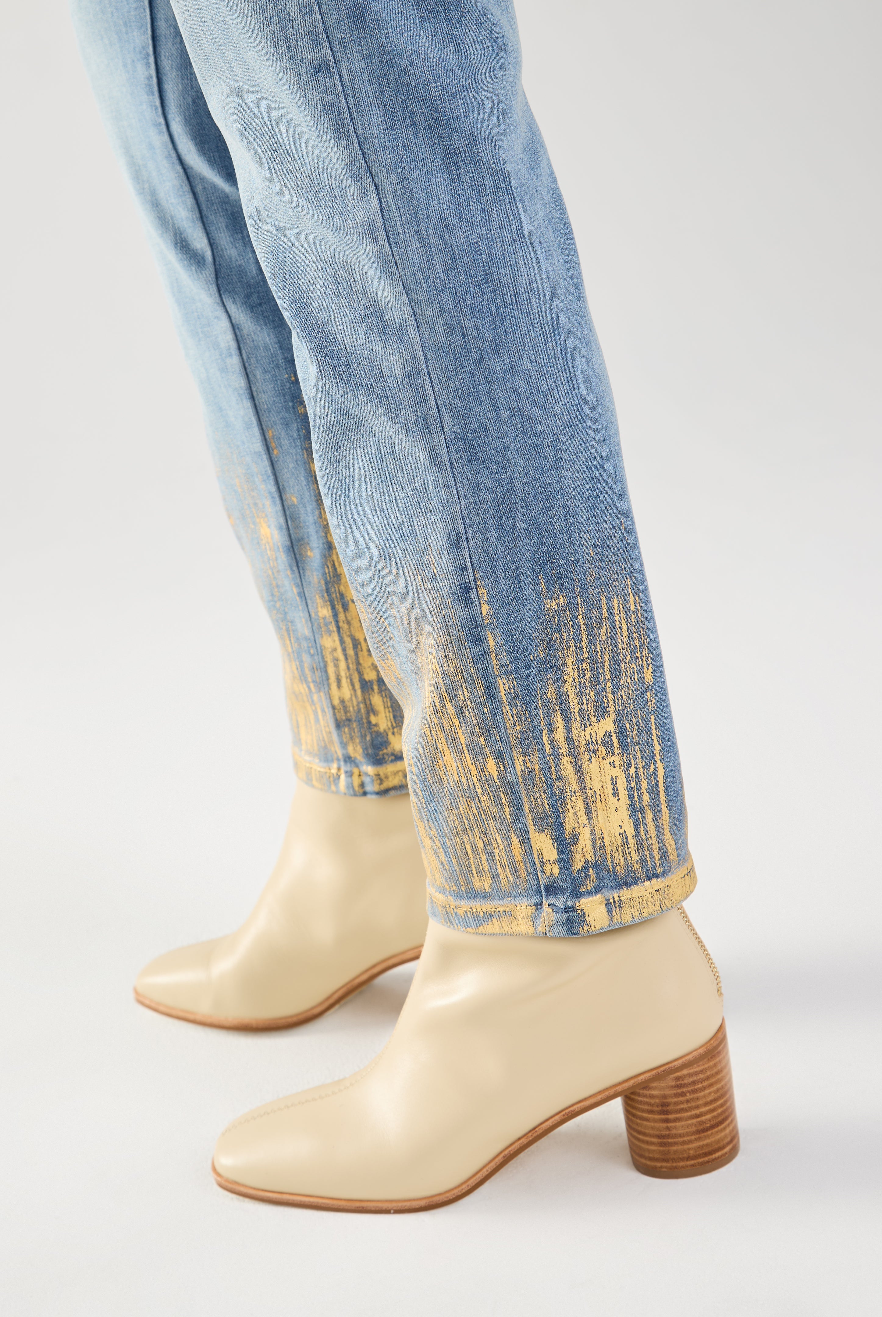 PULL-ON PENCIL ANKLE