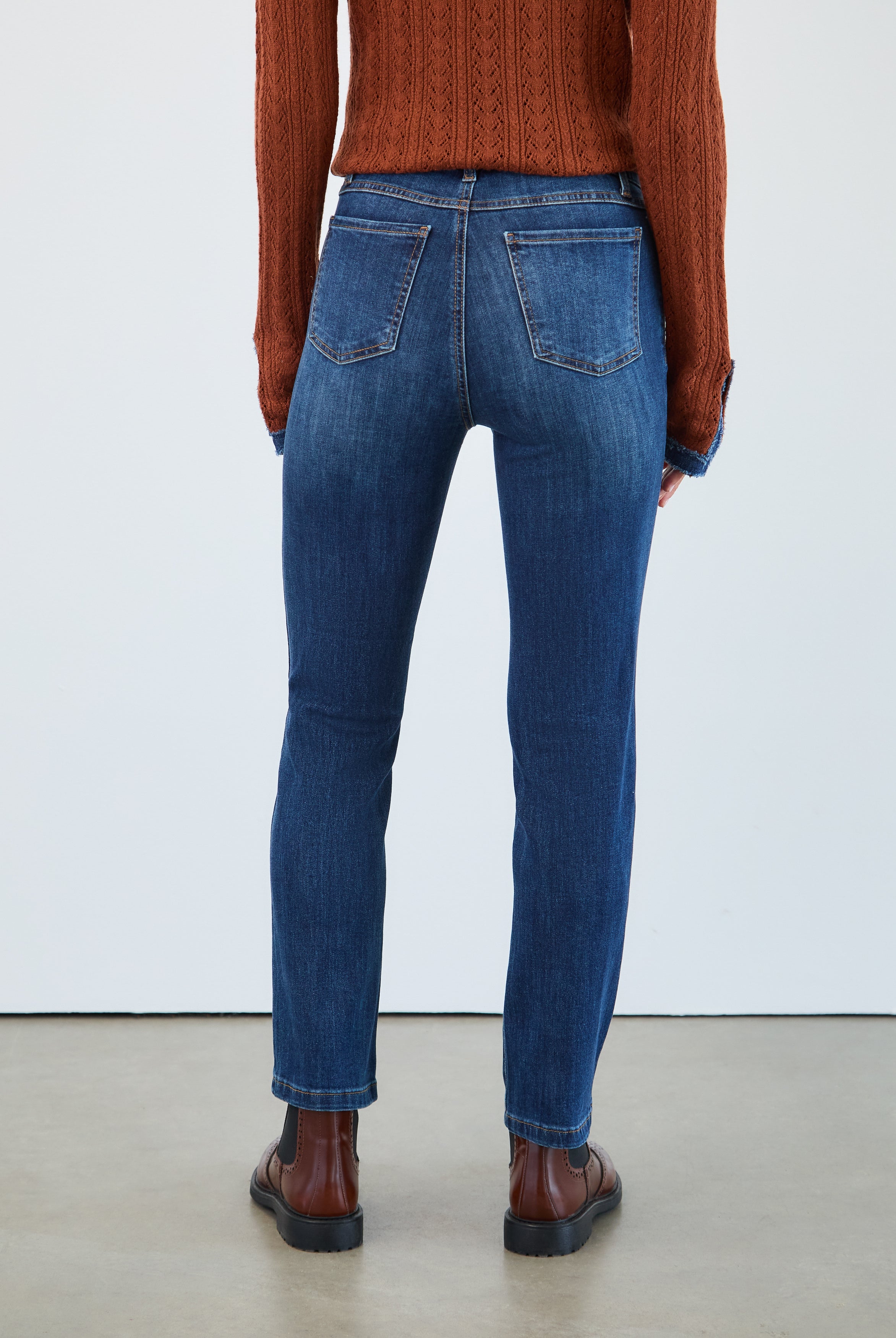 Basic Pull-On Straight Ankle