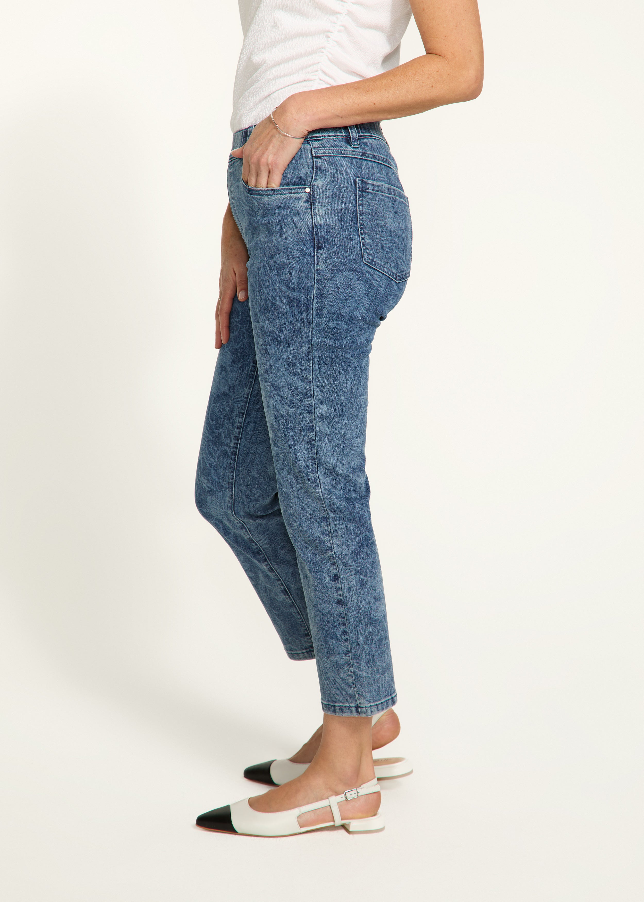 Printed Pull On Straight Crop