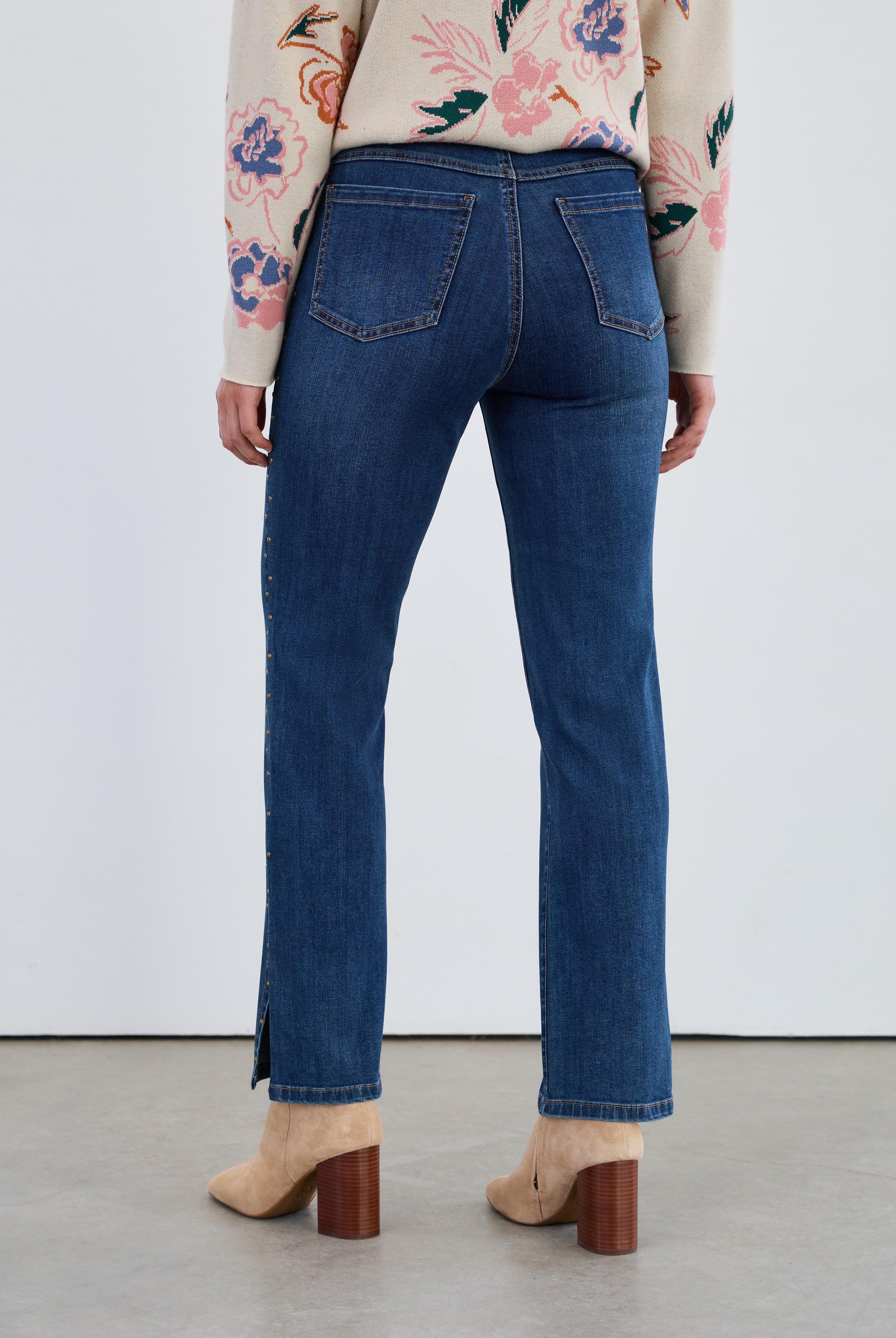 pull-on straight ankle