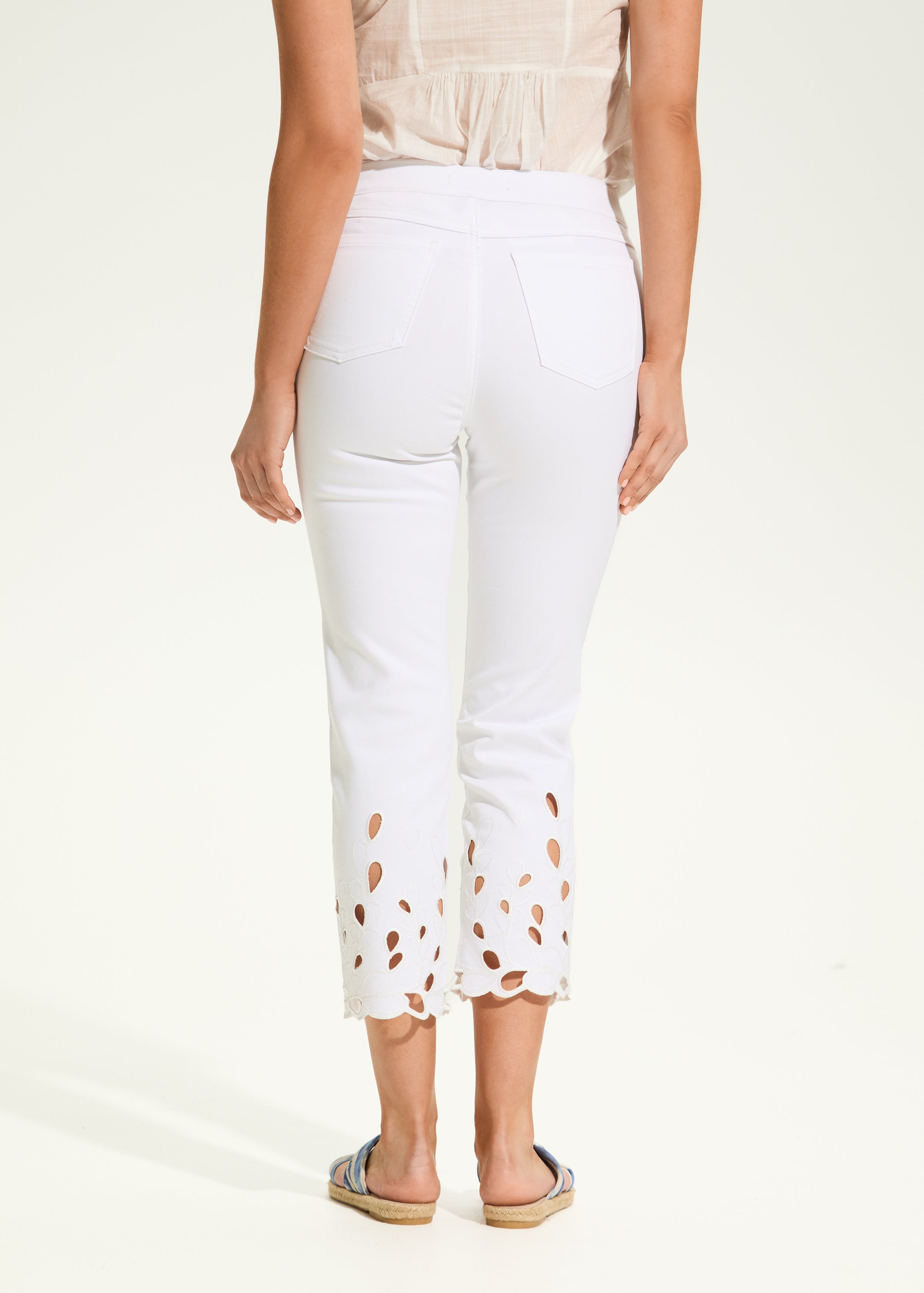 Pull-On Straight Crop