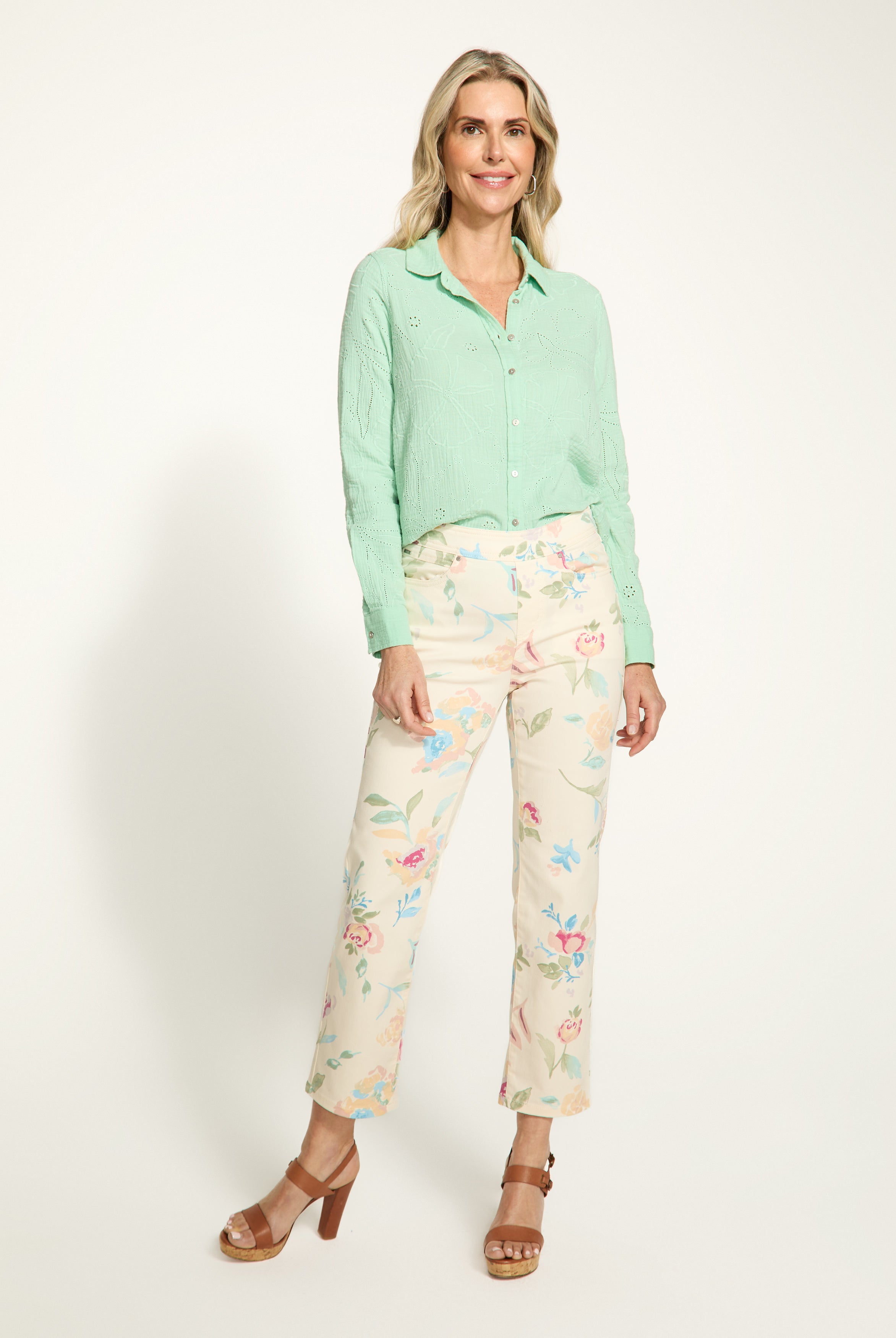 Pull-on straight crop