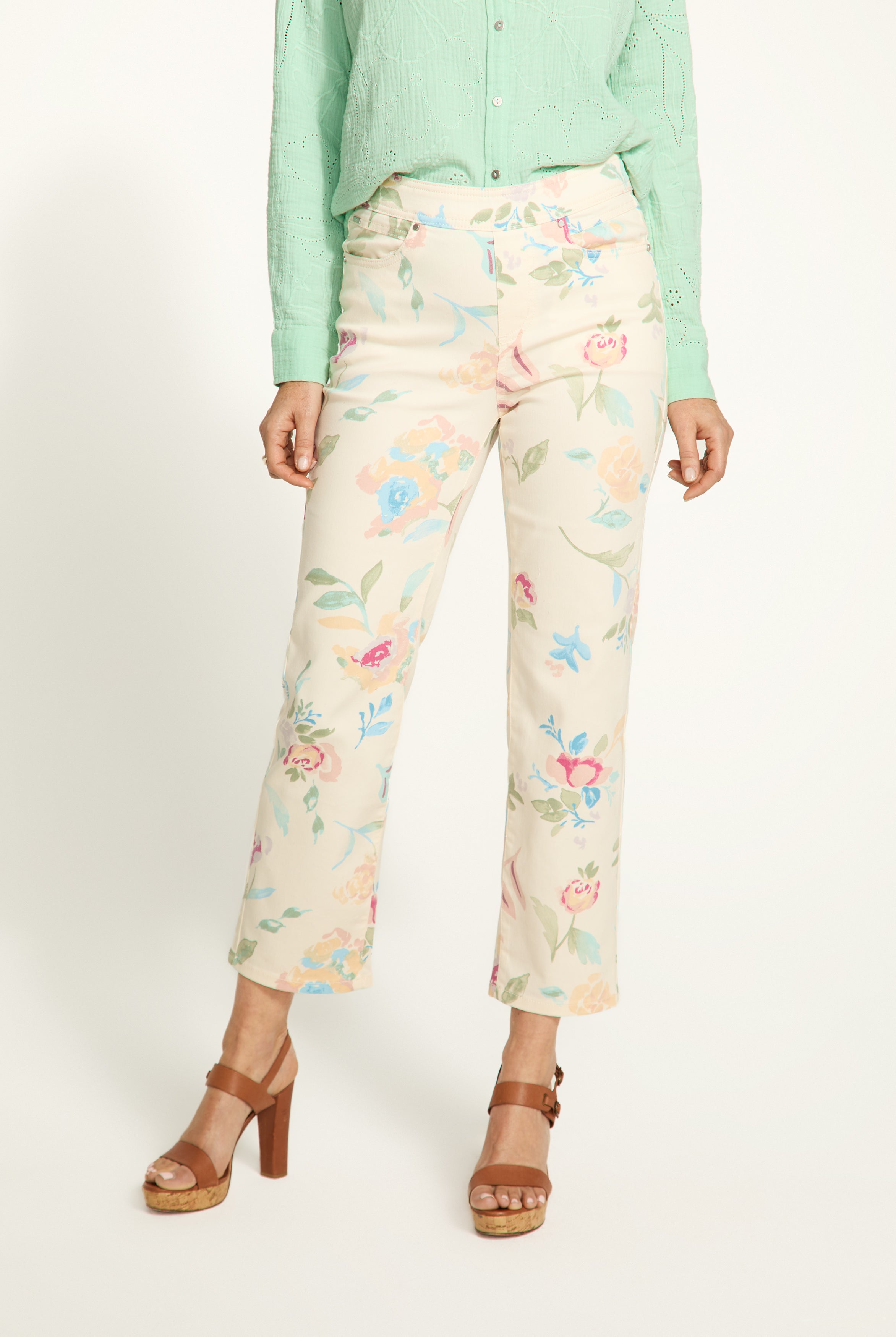 Pull-on straight crop