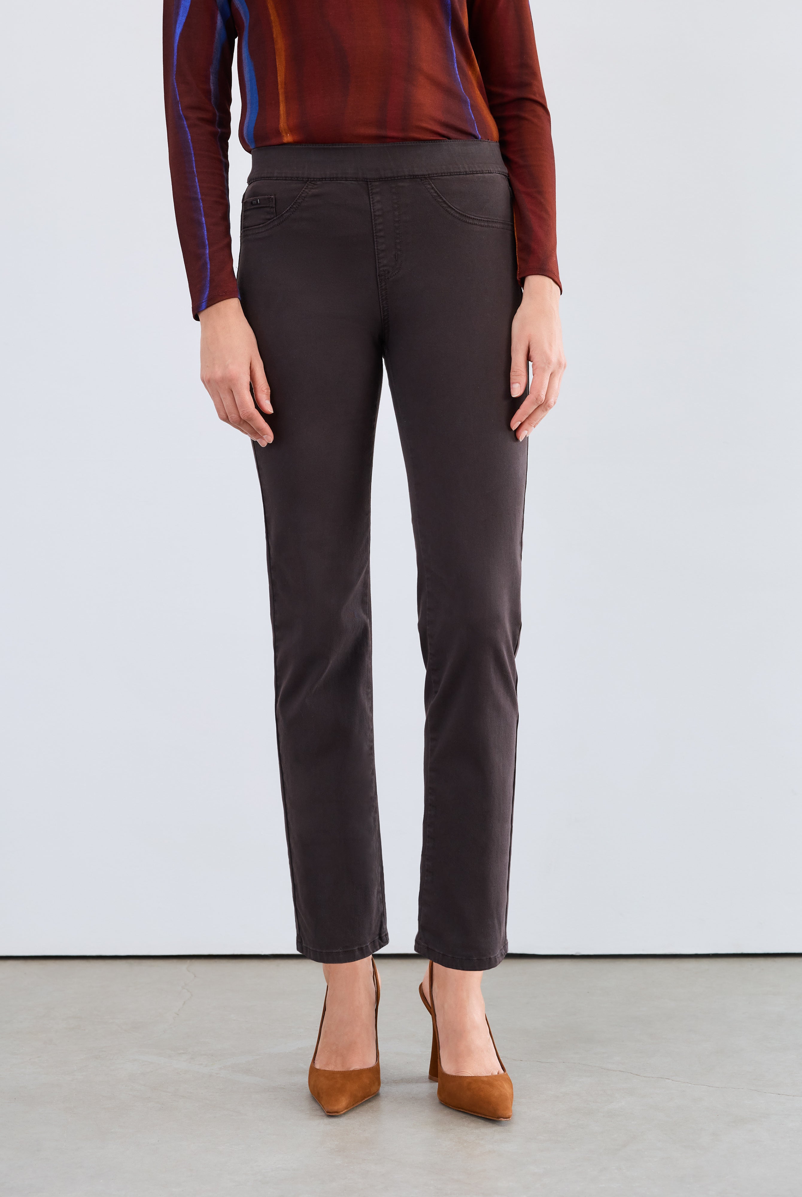 pull-on straight ankle