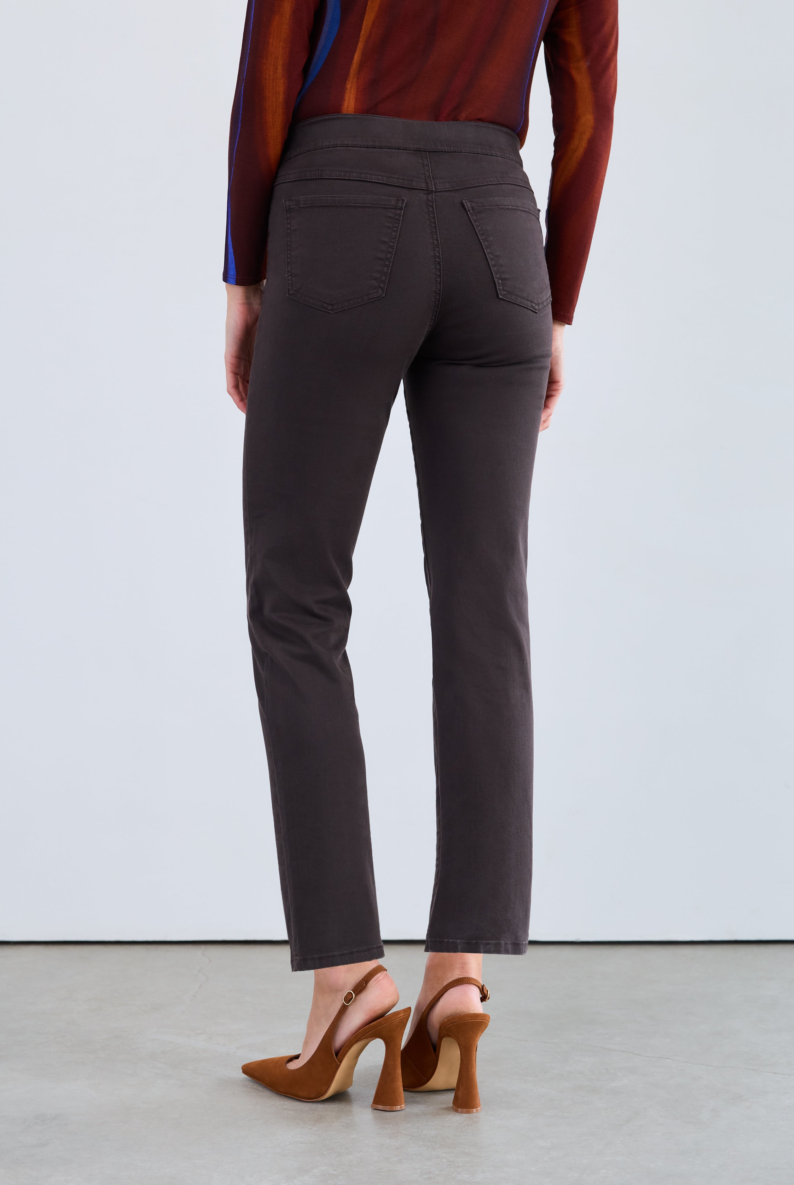 pull-on straight ankle