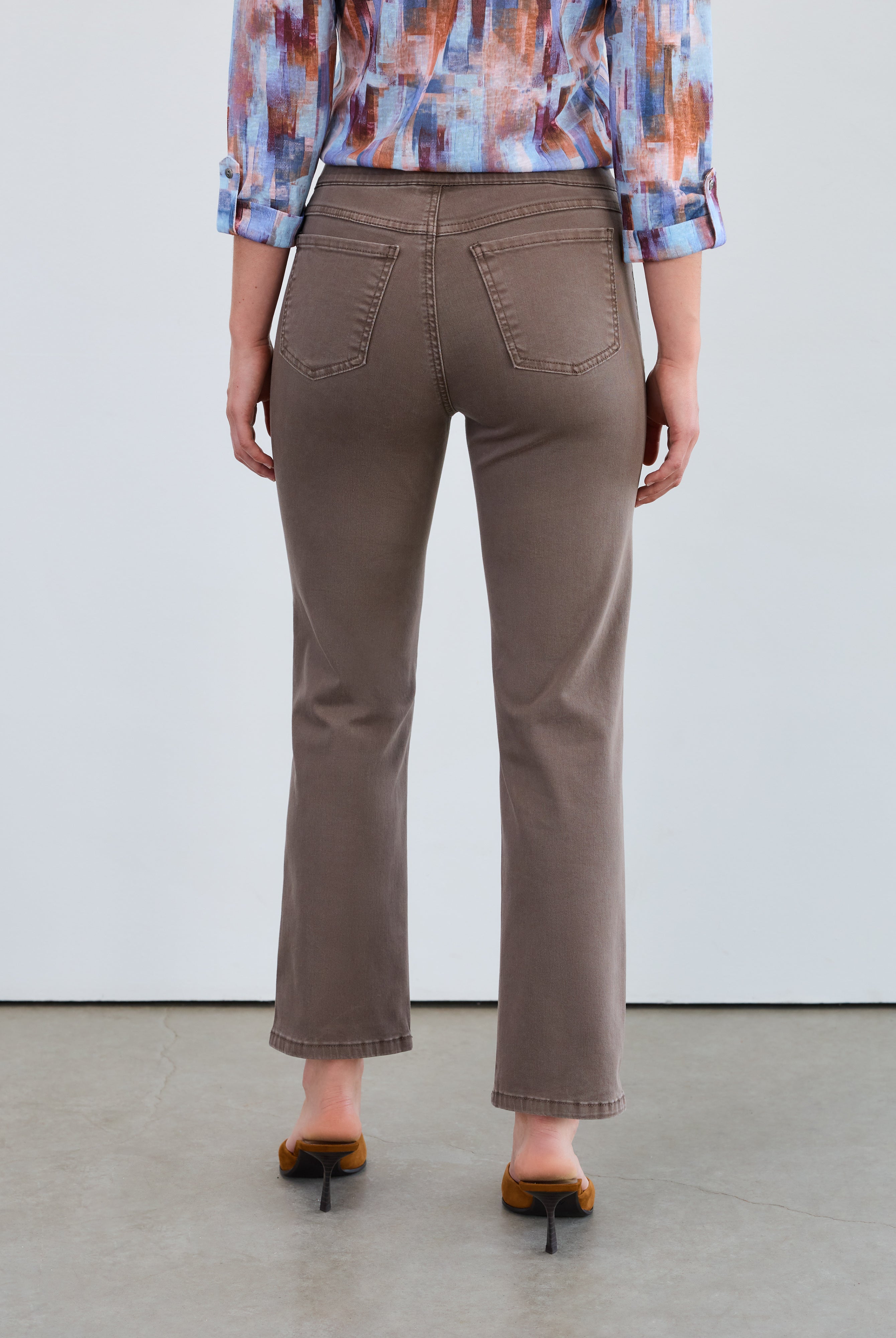 pull-on straight ankle