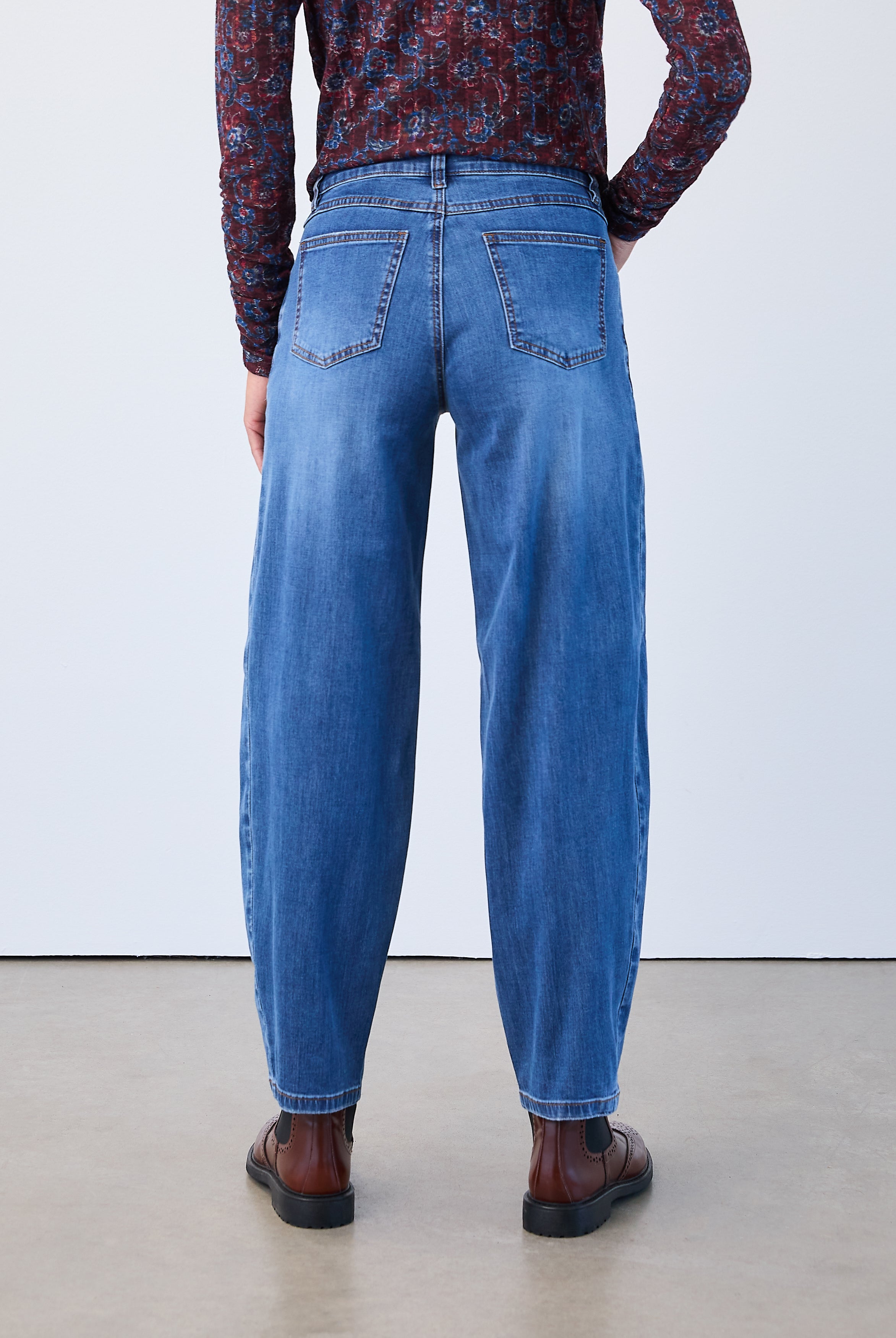 girlfriend barrel ankle