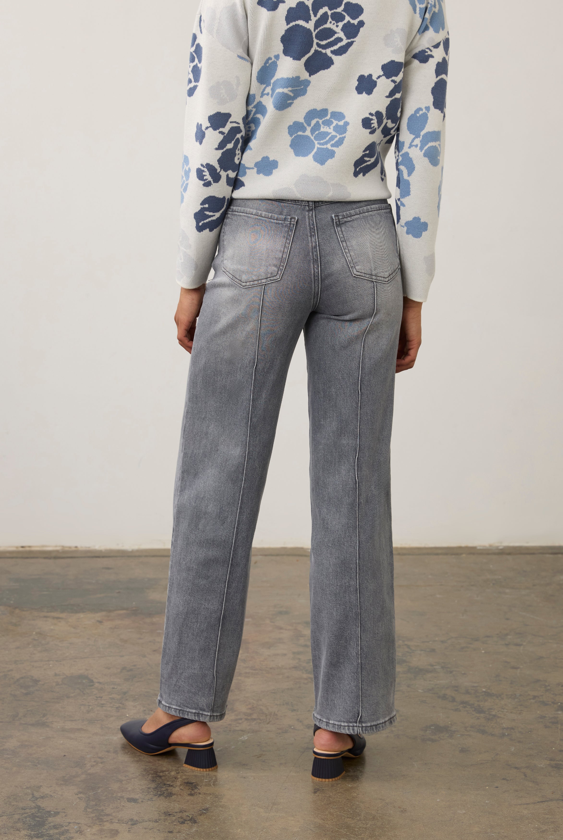 Back view of blue Olivia denim featuring back patch pockets and wide leg design by French Dressing Jeans (FDJ) par French Dressing Jeans (FDJ)