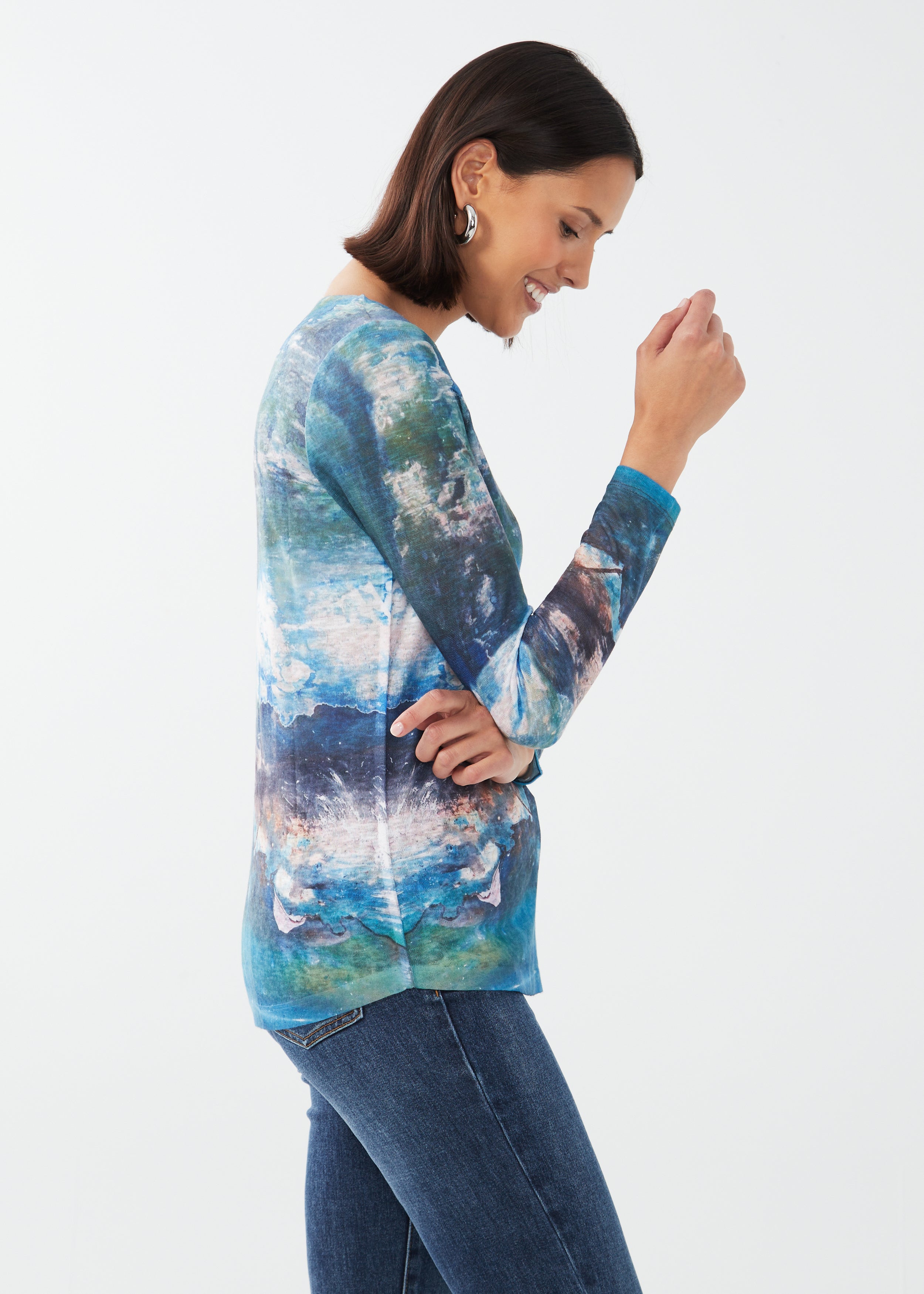 printed long sleeve notch neck top