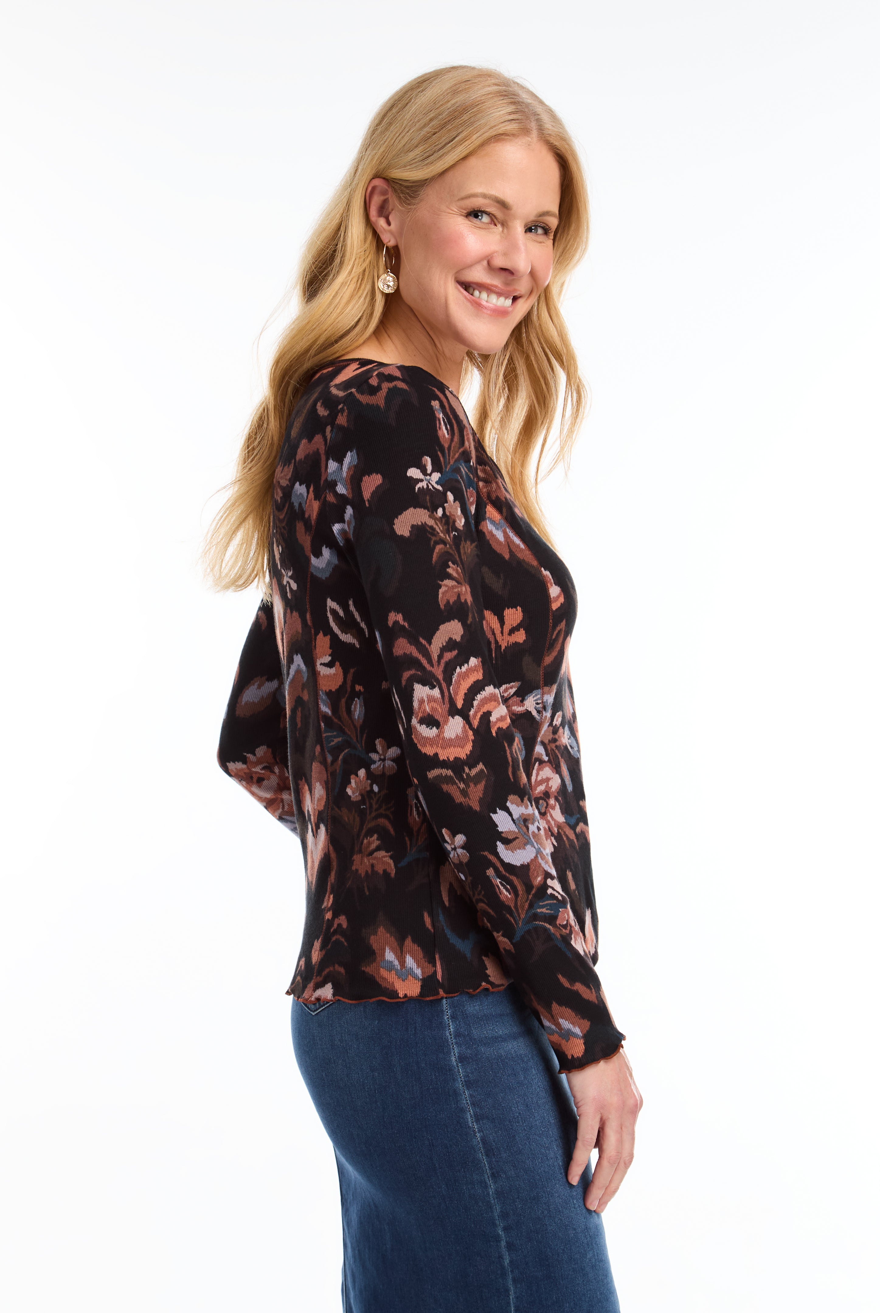 LONG SLEEVE V NECK TOP