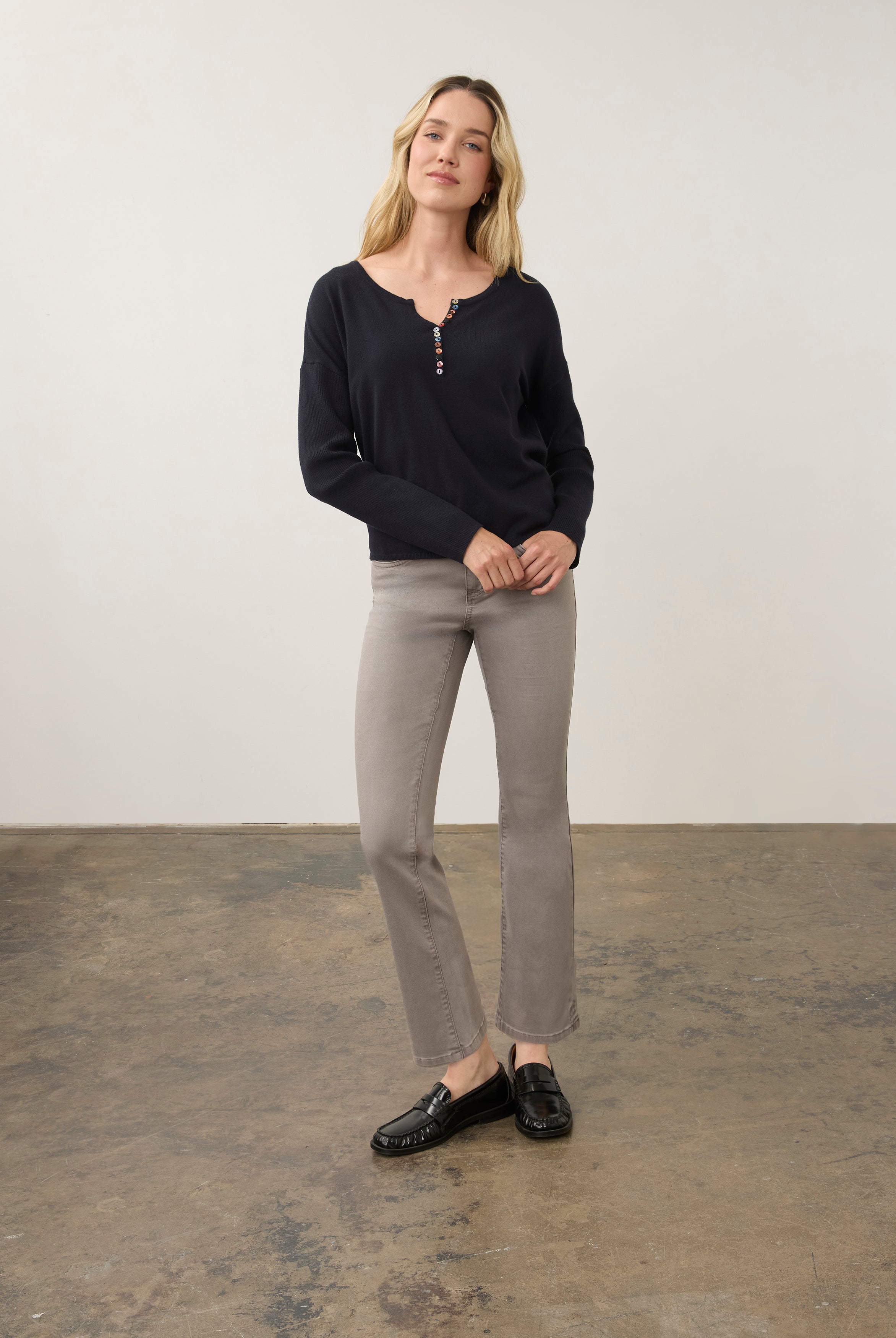Full view of grey straight ankle denim styled with black top by French Dressing Jeans (FDJ) par French Dressing Jeans (FDJ)