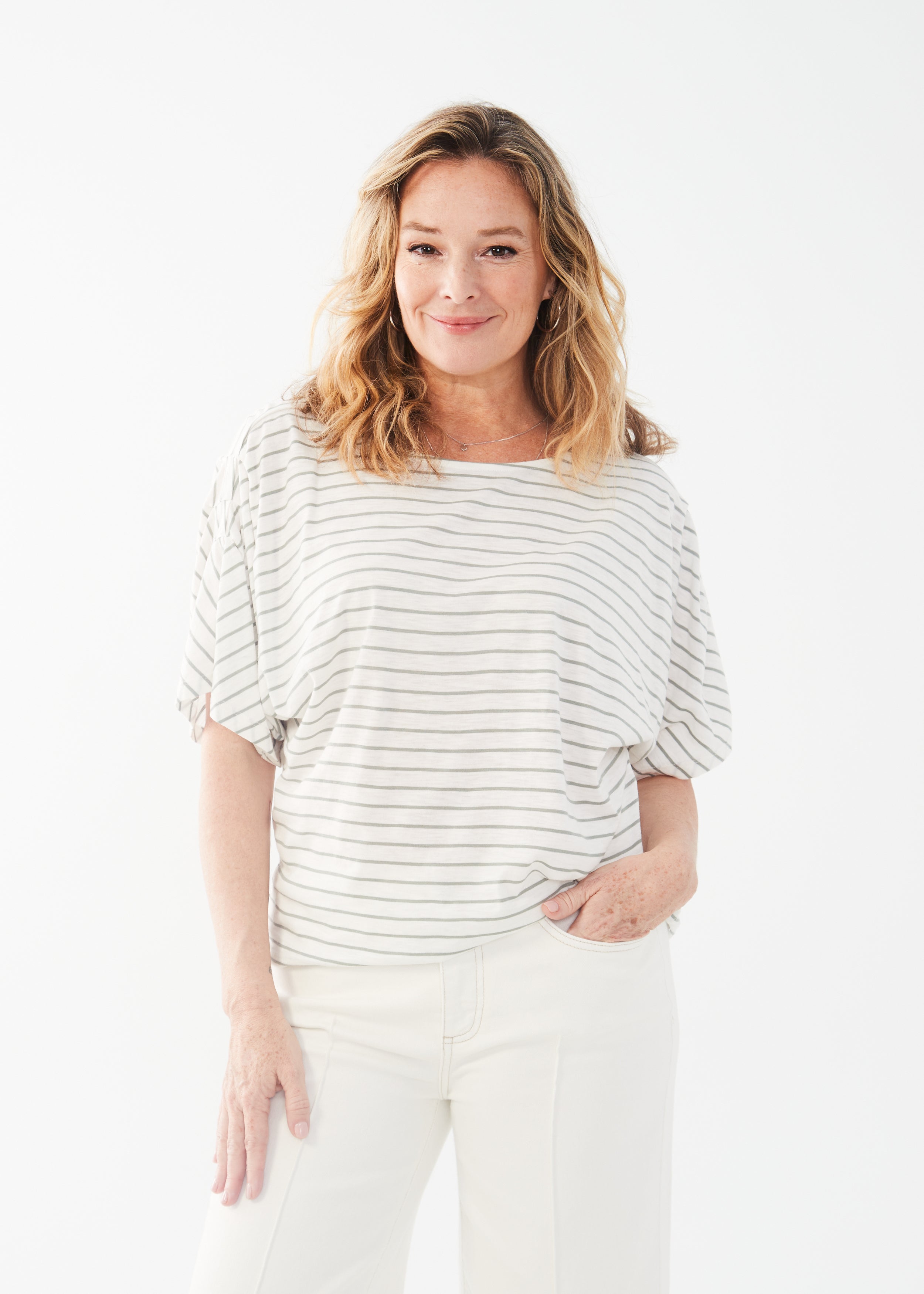 BOAT NECK ELBOW SLEEVE TOP