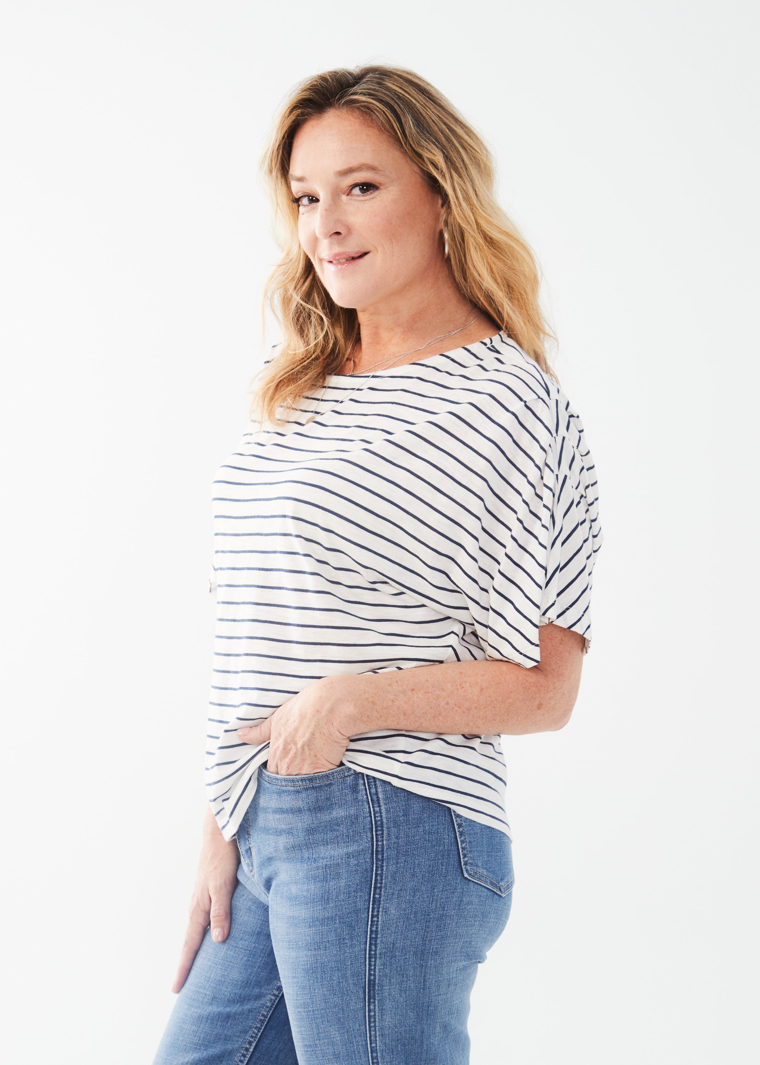 BOAT NECK ELBOW SLEEVE TOP