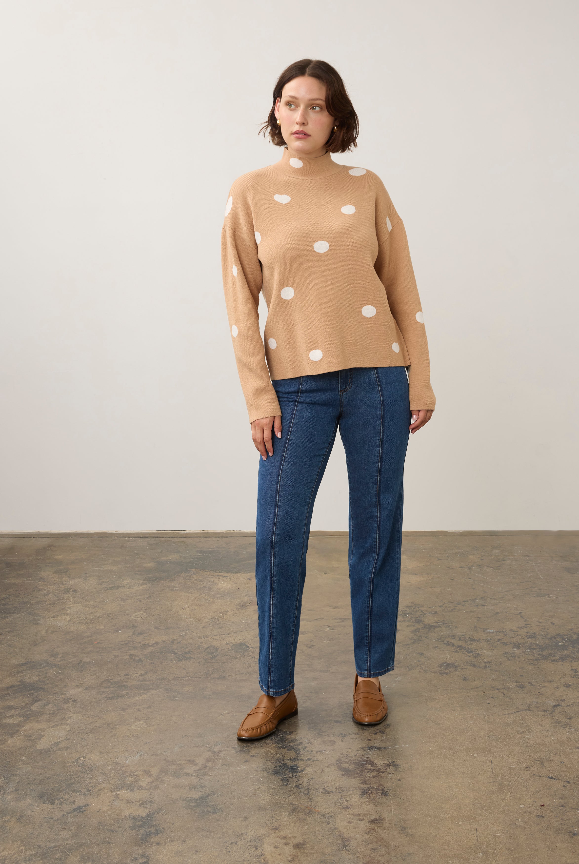 Full body view highlighting dark wash jeans with straight leg silhouette by French Dressing Jeans (FDJ) par French Dressing Jeans (FDJ)