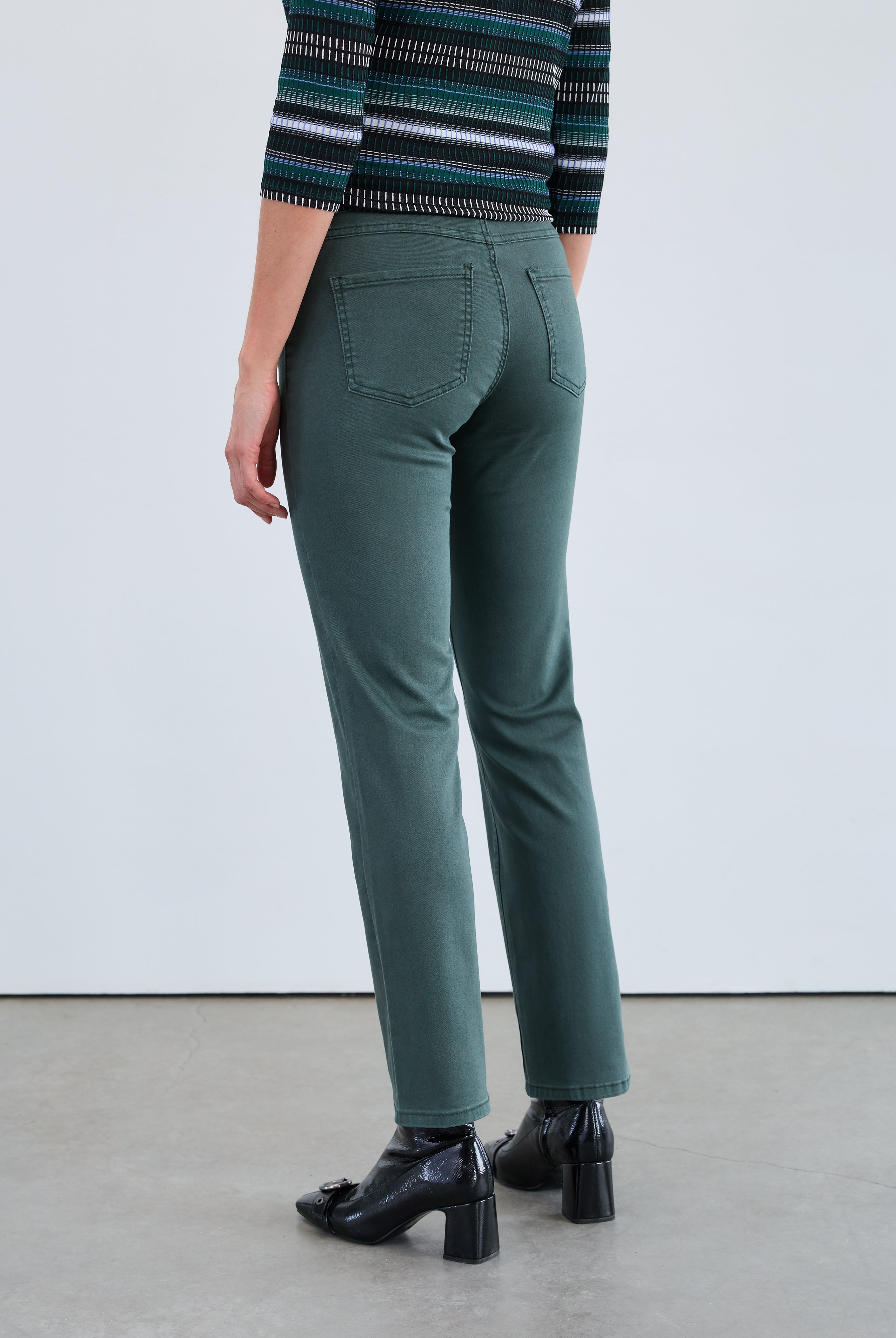 christina straight leg