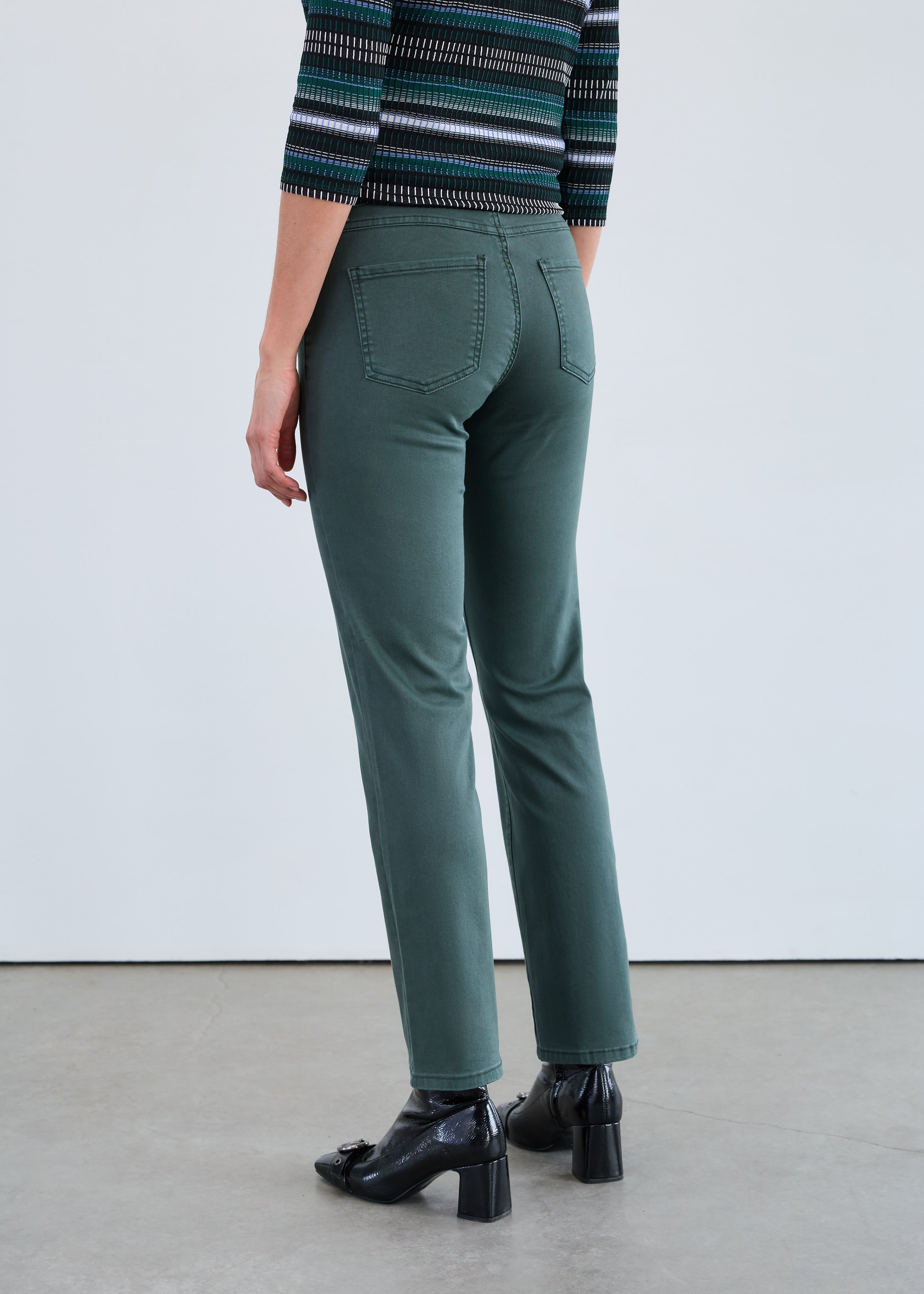 christina straight leg