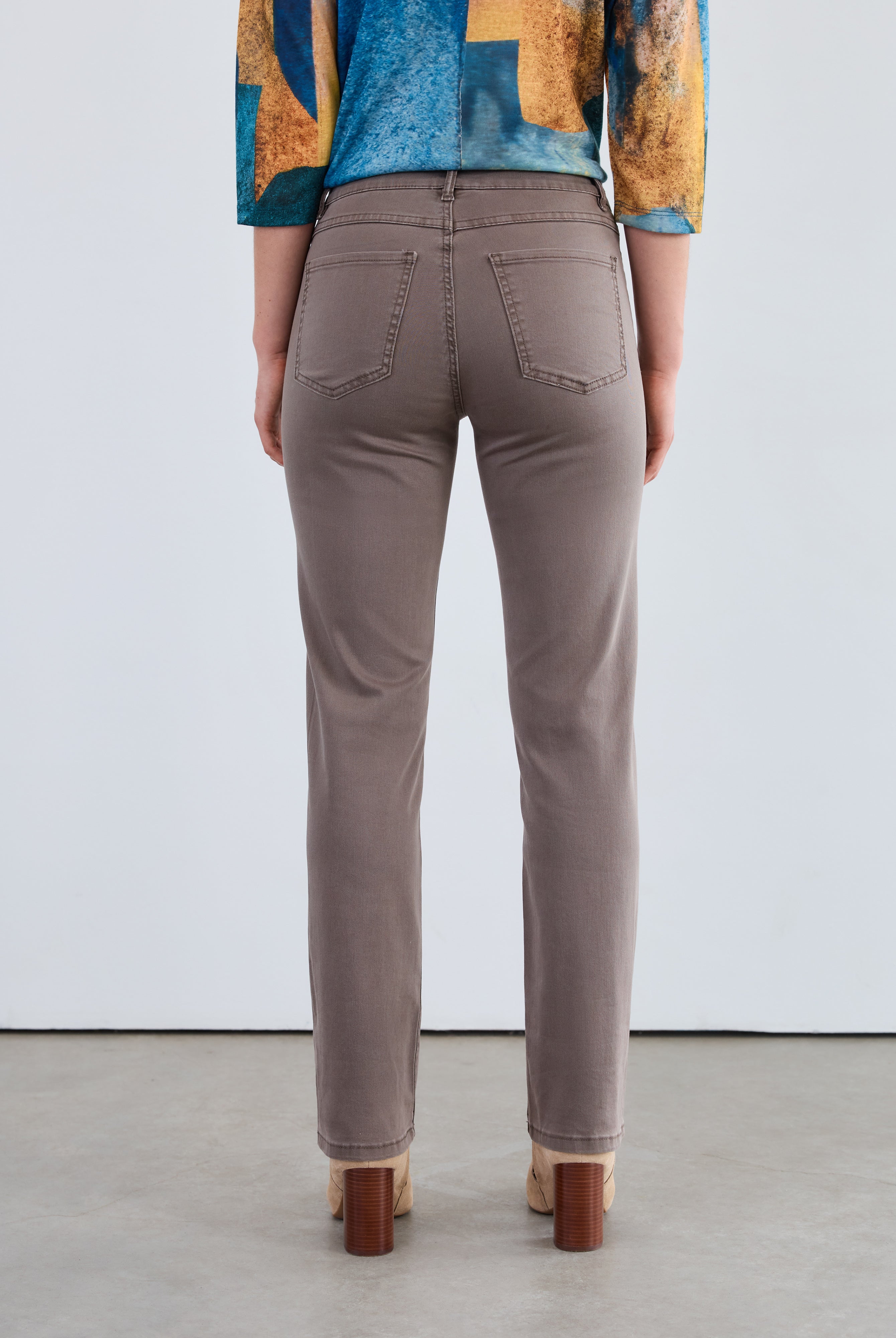 christina straight leg