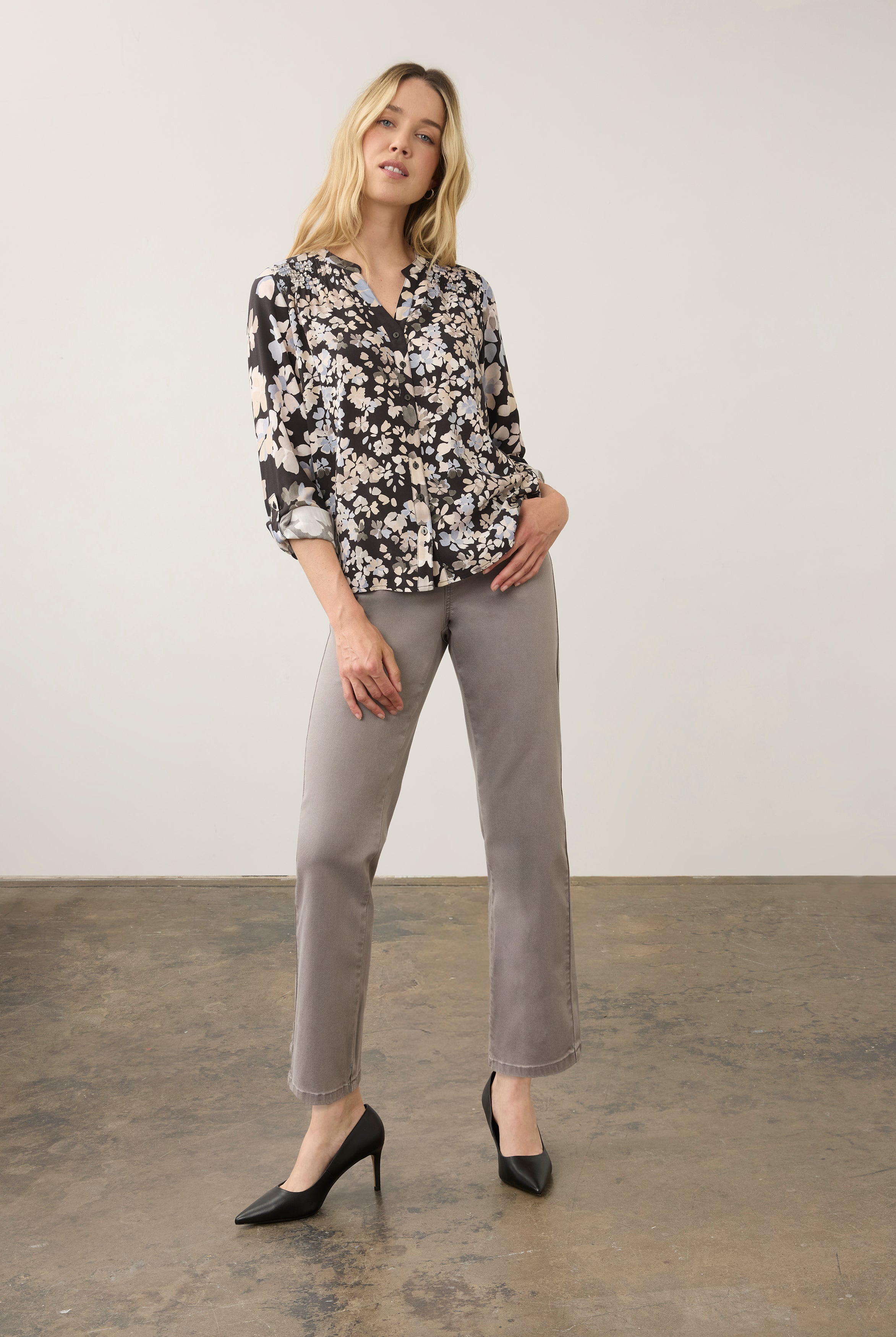 Full view of grey straight ankle denim styled with floral blouse by French Dressing Jeans (FDJ) par French Dressing Jeans (FDJ)