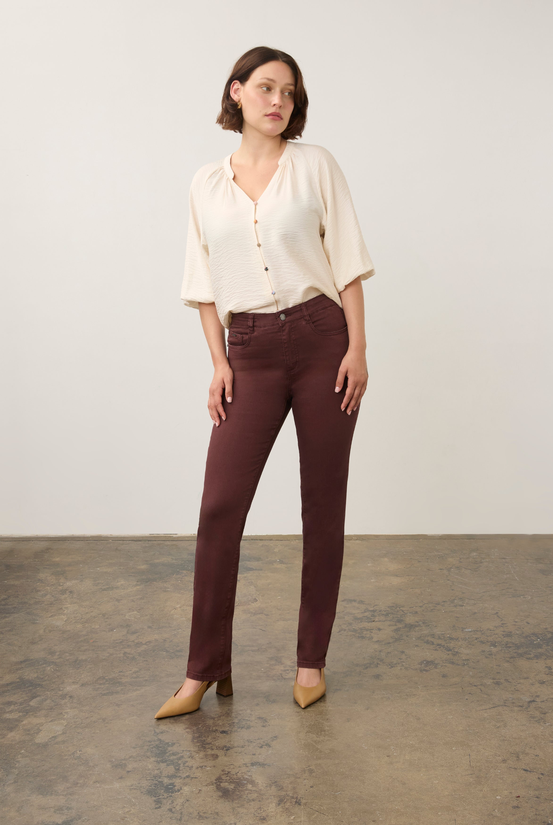 Full view of burgundy straight ankle denim paired with cream blouse by French Dressing Jeans (FDJ) par French Dressing Jeans (FDJ)