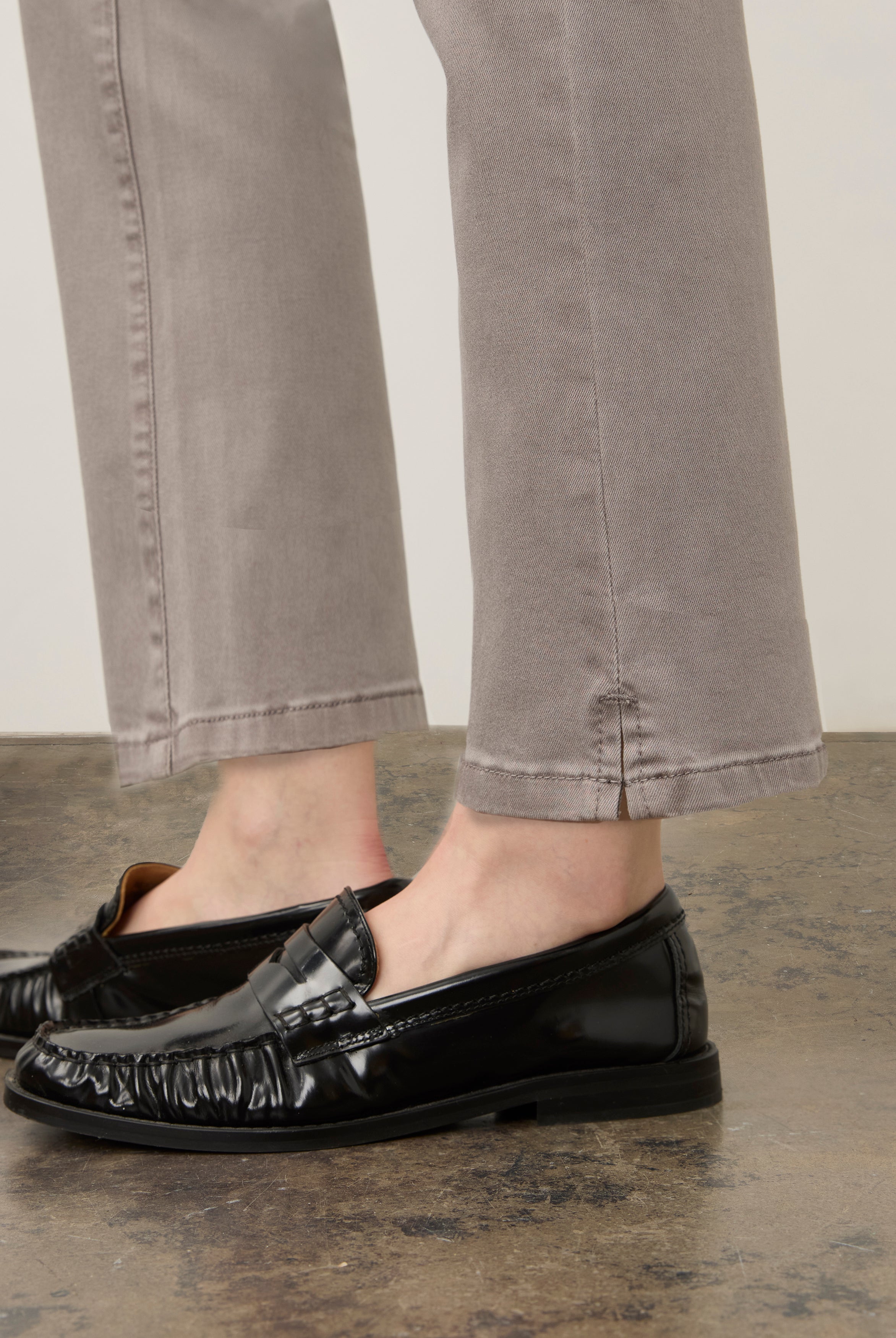 Detail shot of grey straight ankle denim leg slit by French Dressing Jeans (FDJ) par French Dressing Jeans (FDJ)