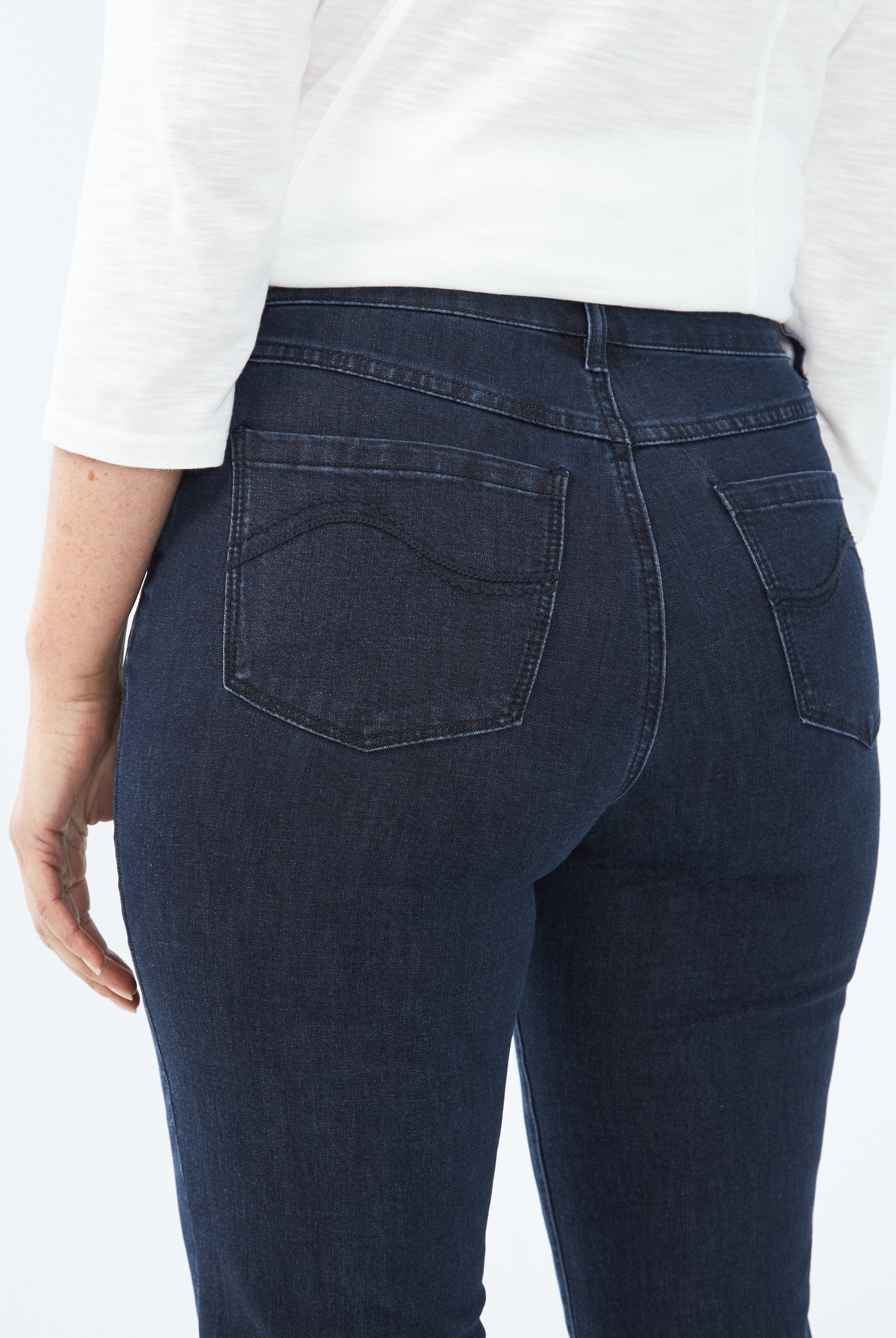 SUZANNE RELAXED SLIM LEG