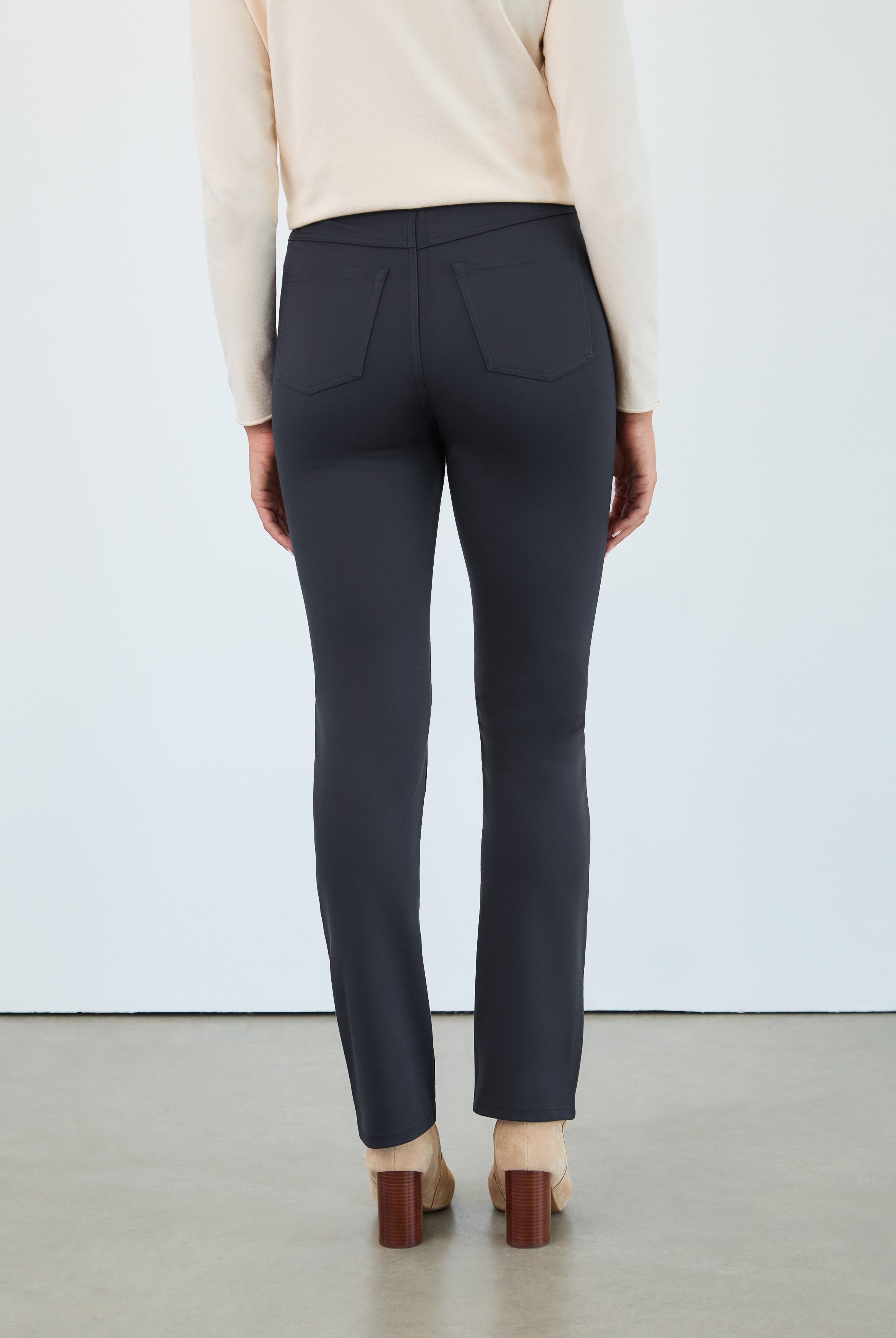 SUZANNE STRAIGHT LEG