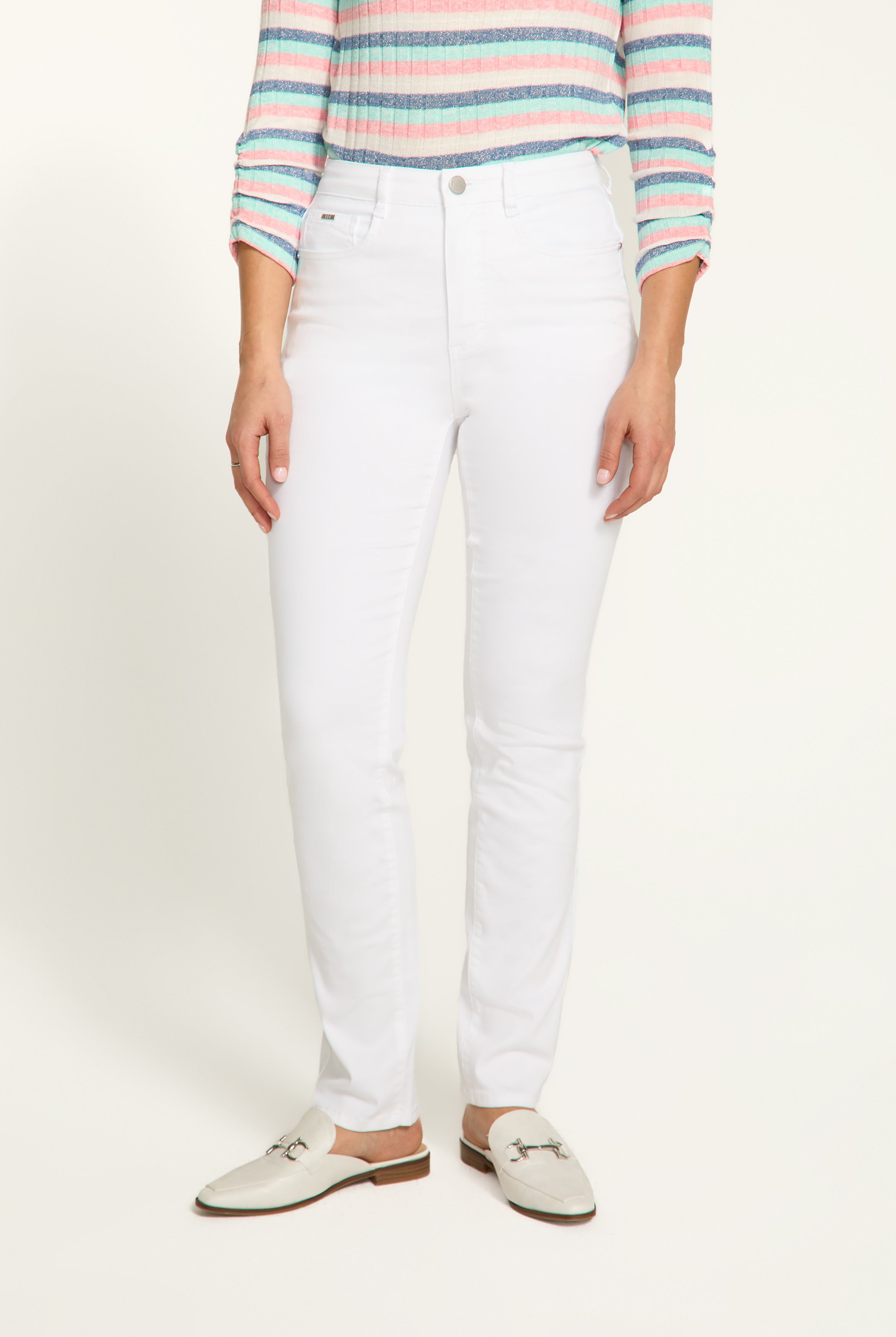 Suzanne straight leg