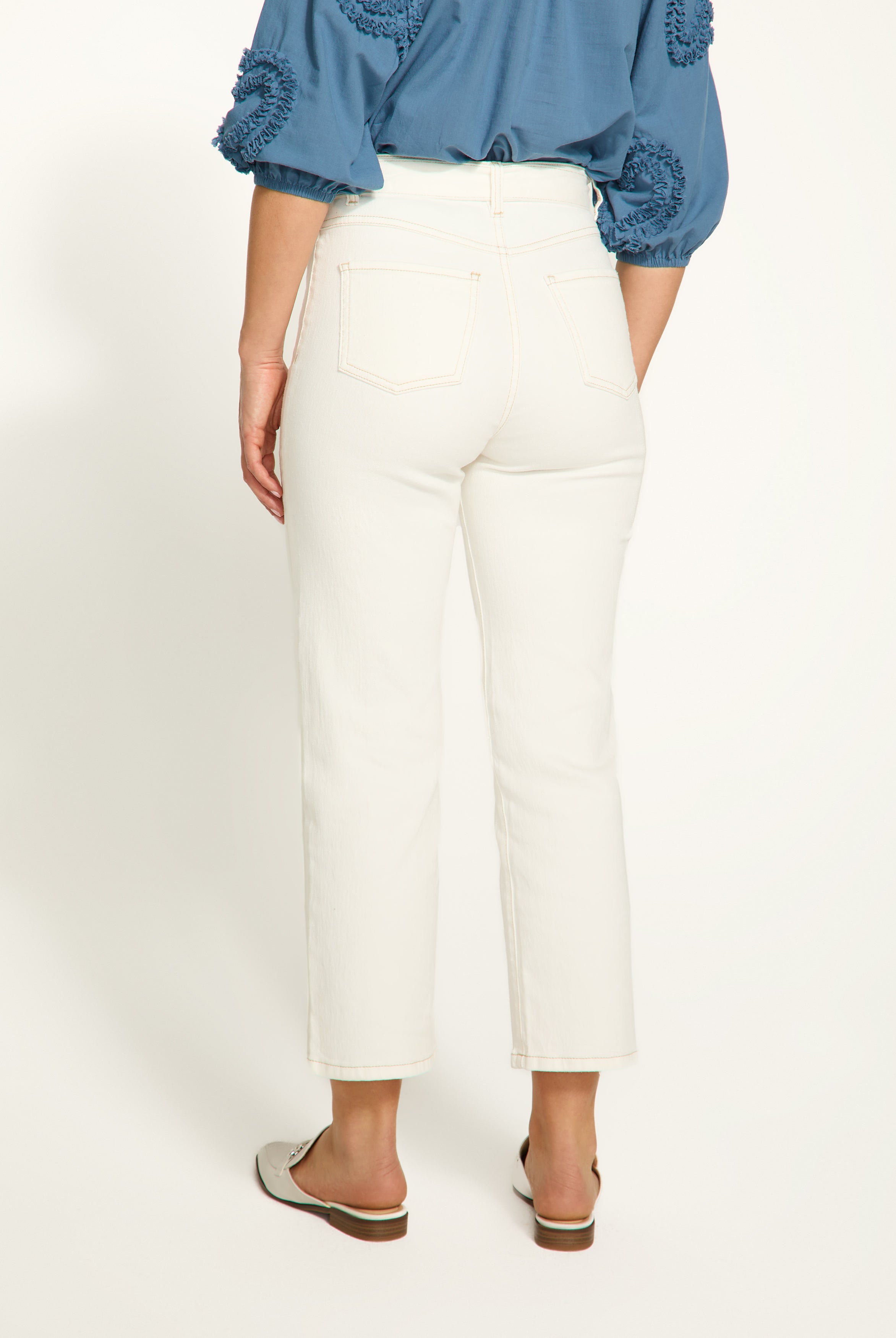 Suzanne straight crop