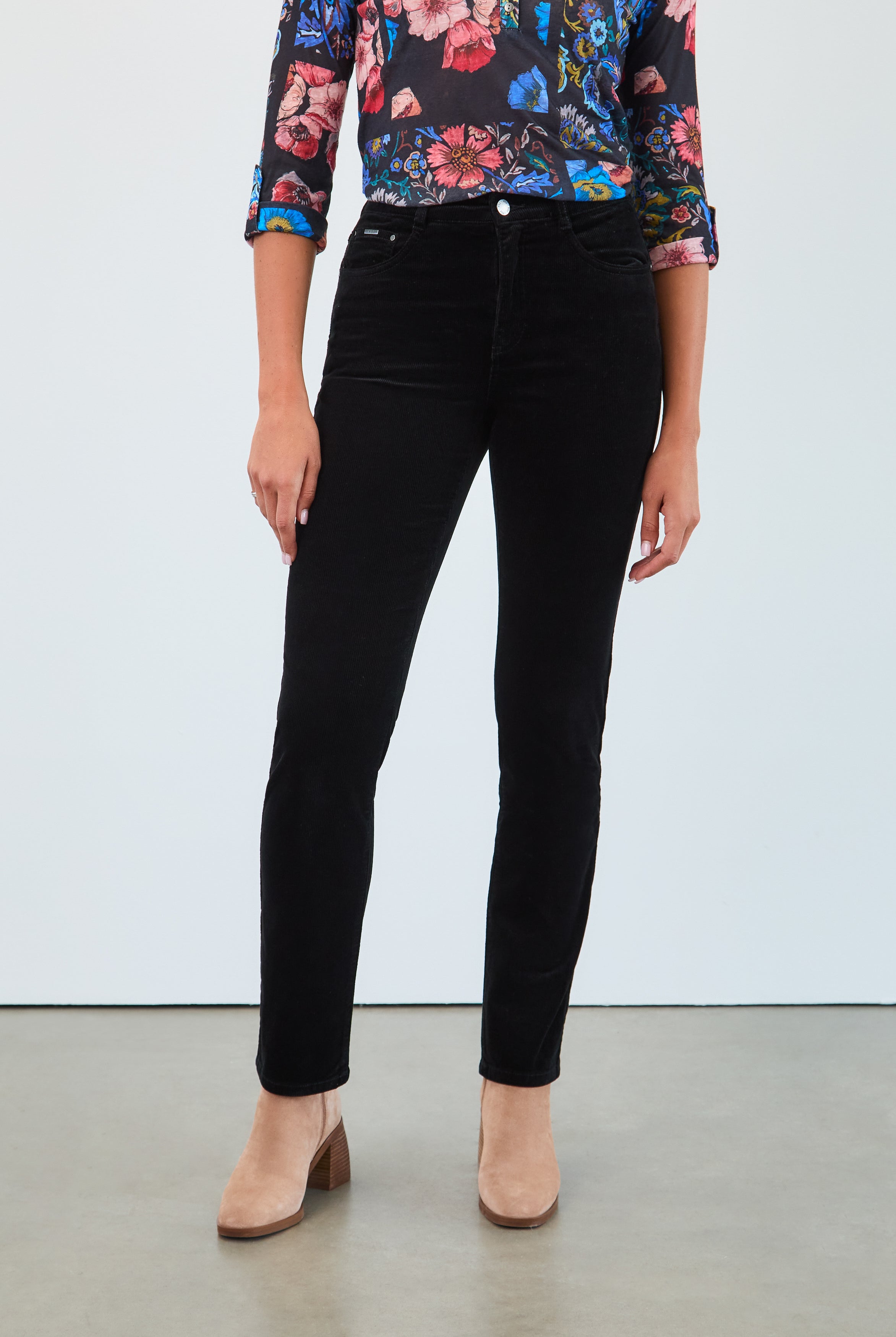 suzanne straight leg