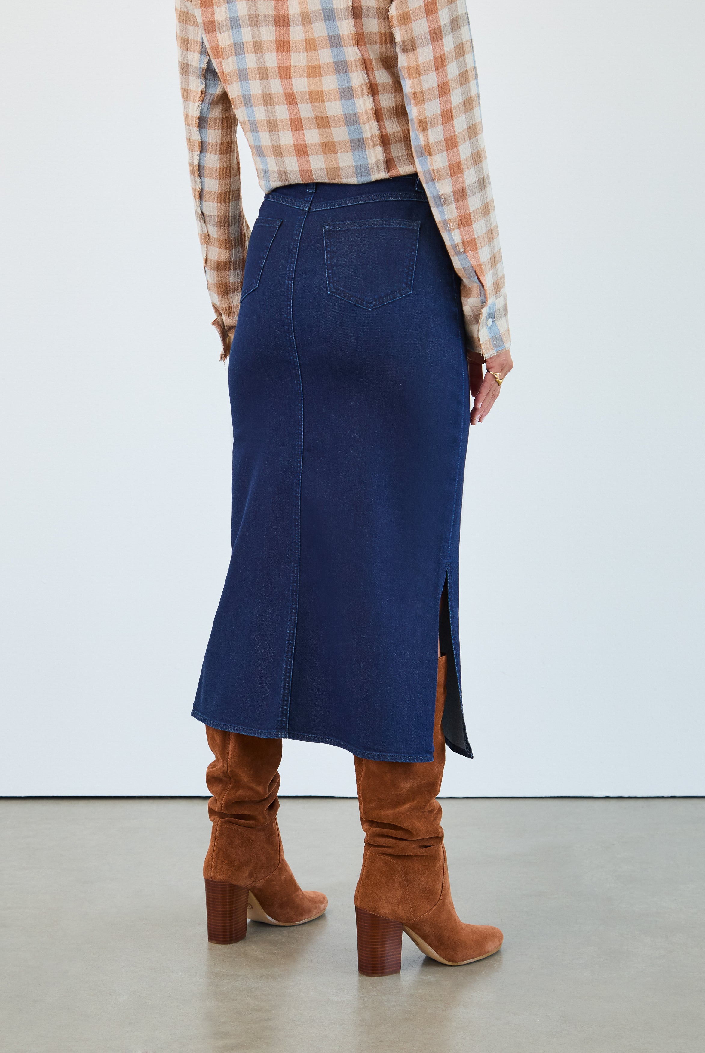 COLUMN SKIRT WITH SLITS