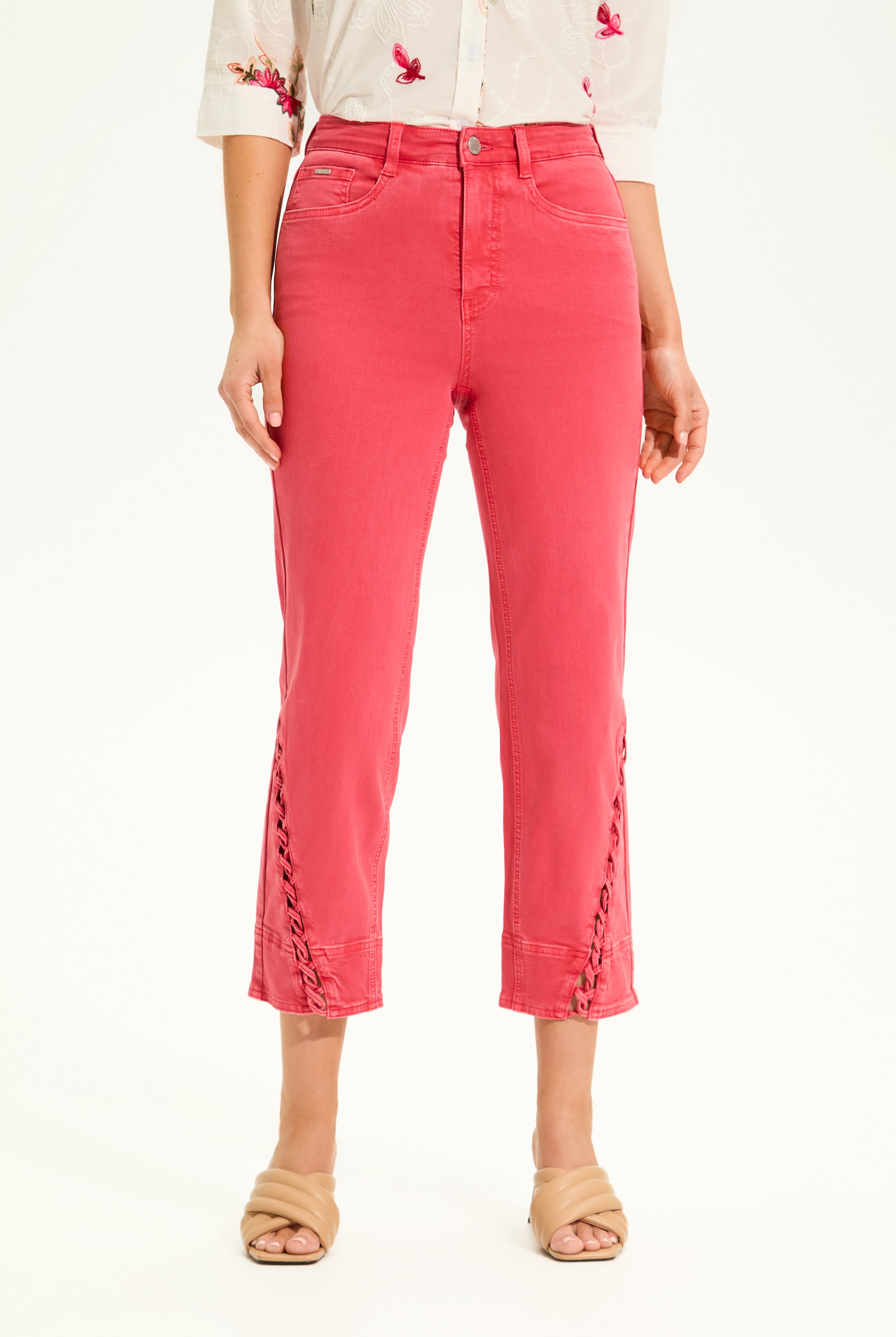 Suzanne Straight Crop