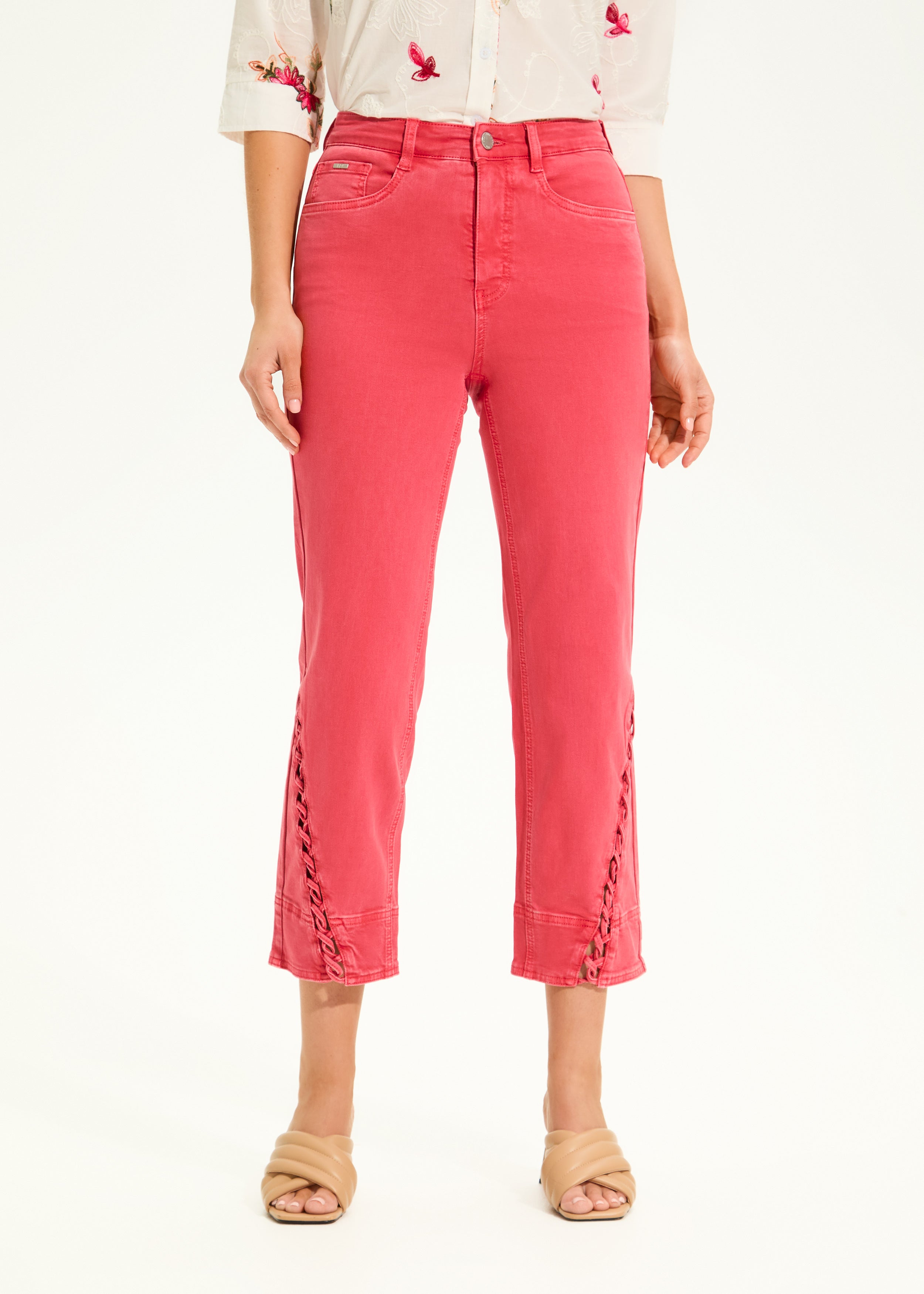 Suzanne Straight Crop