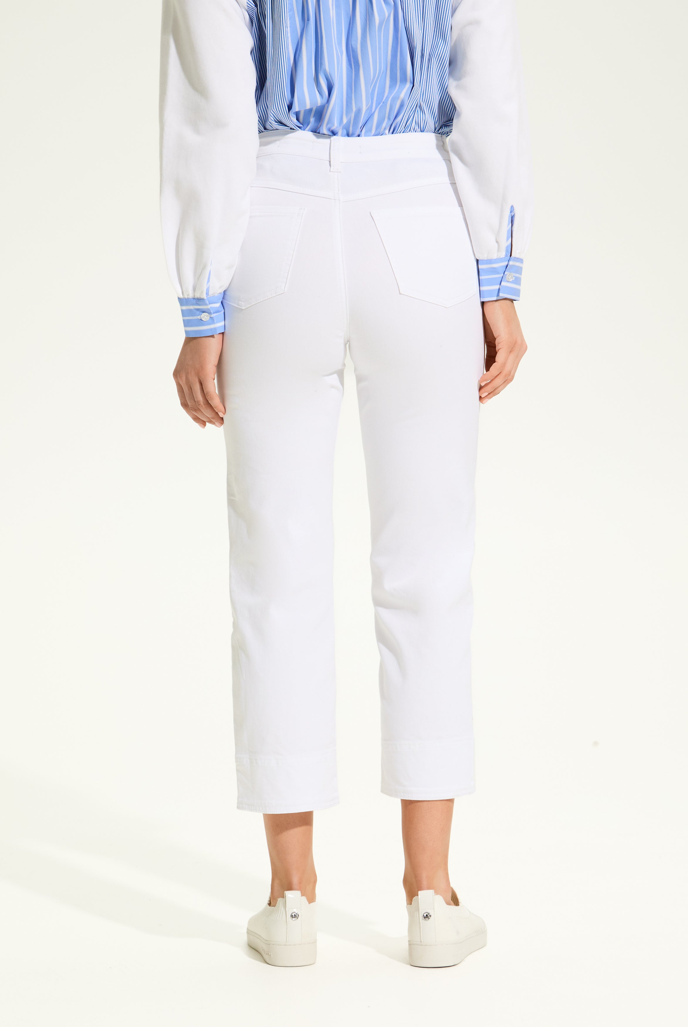 Suzanne Straight Crop