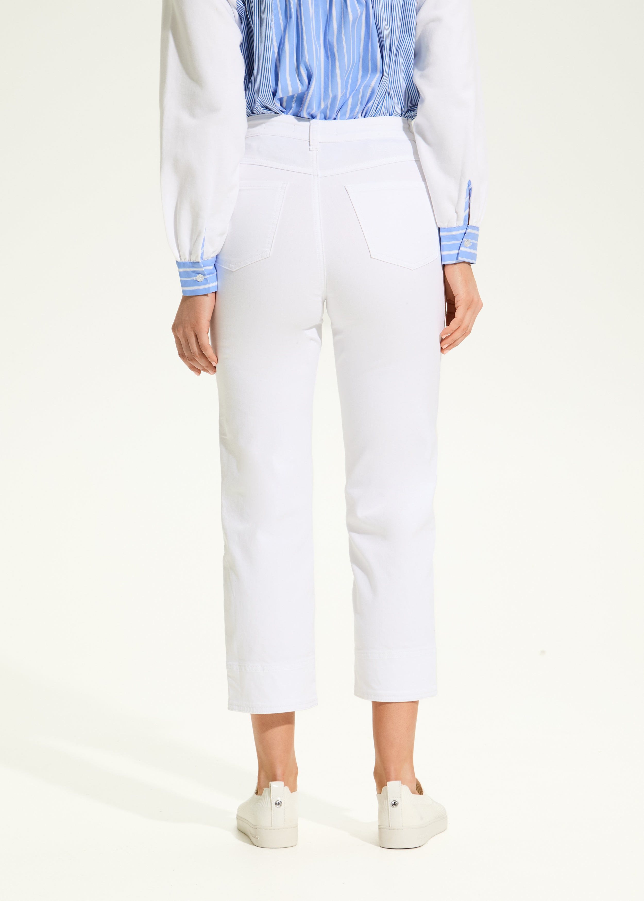 Suzanne Straight Crop