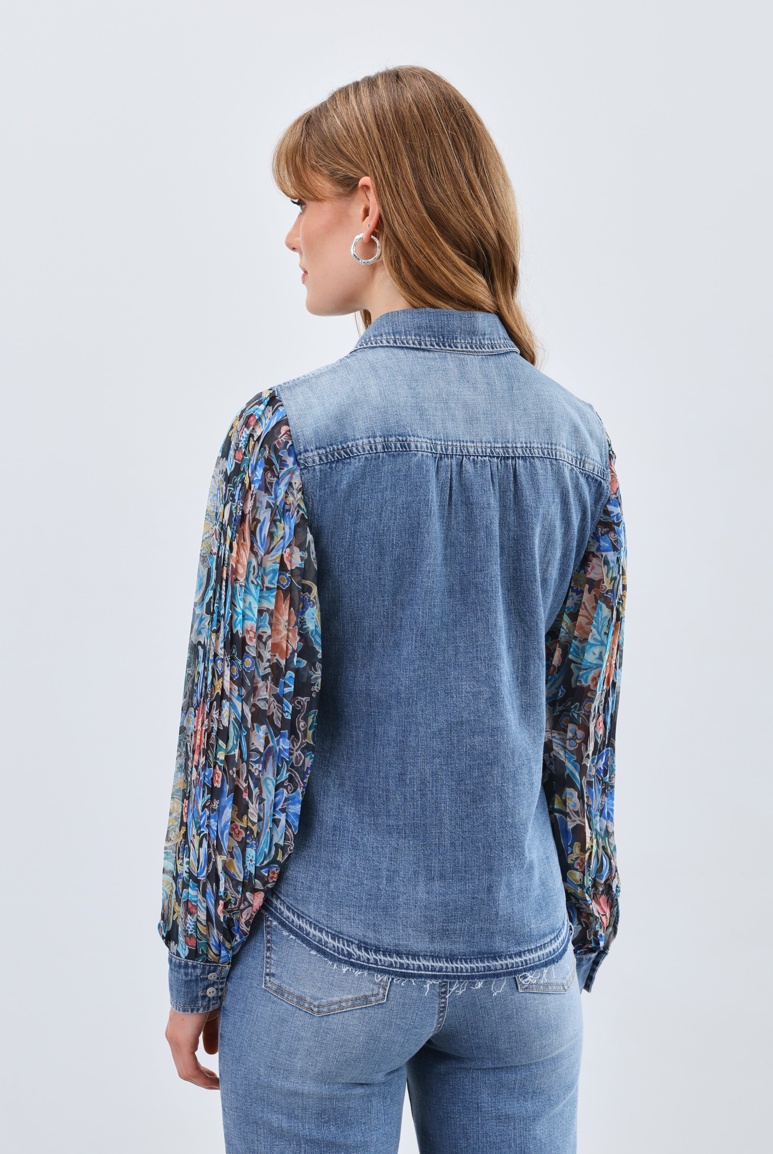 Pleated sleeve chambray shirt